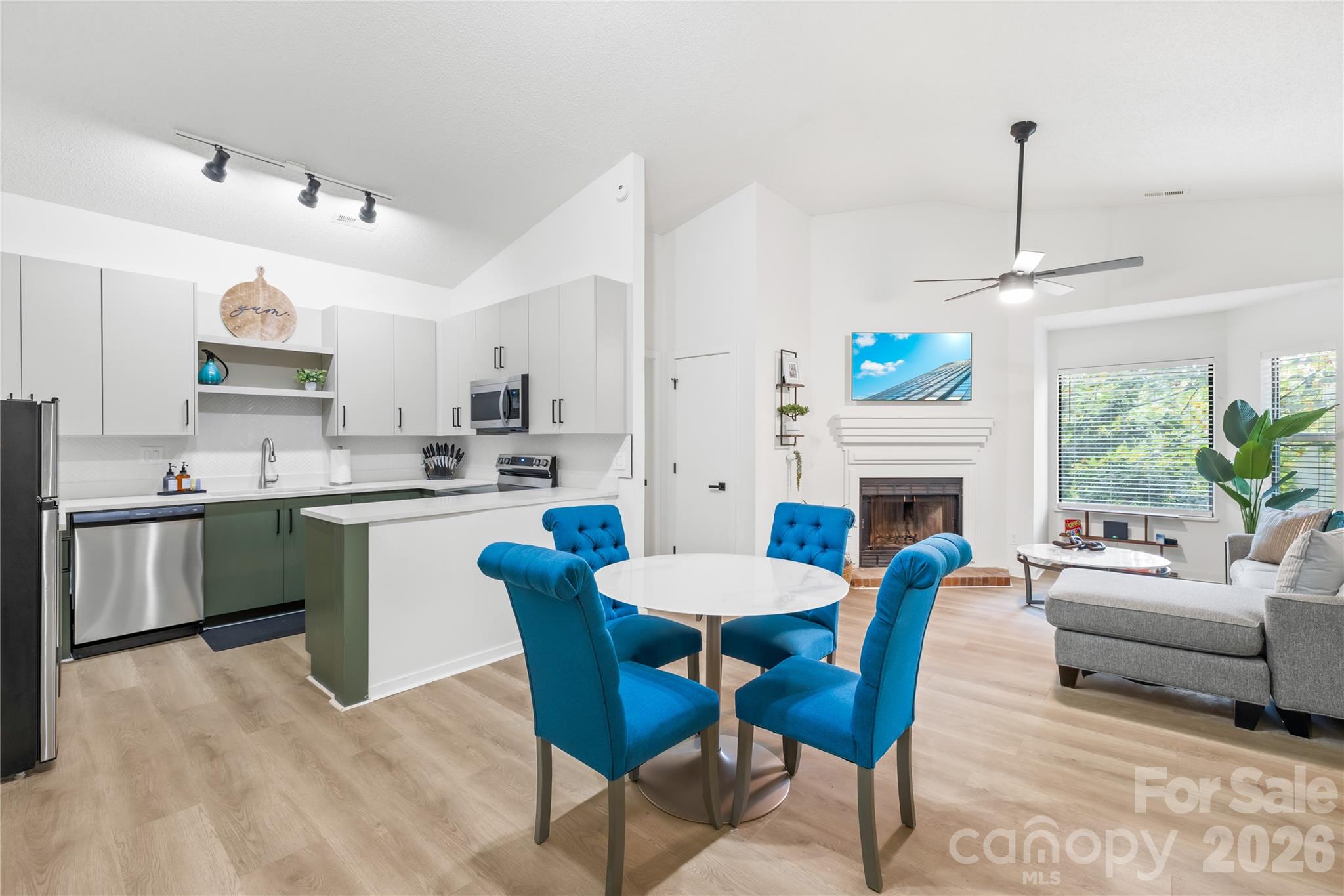 Condominium at 4130 Charlotte Highway, Lake Wylie, photo 7 of 27