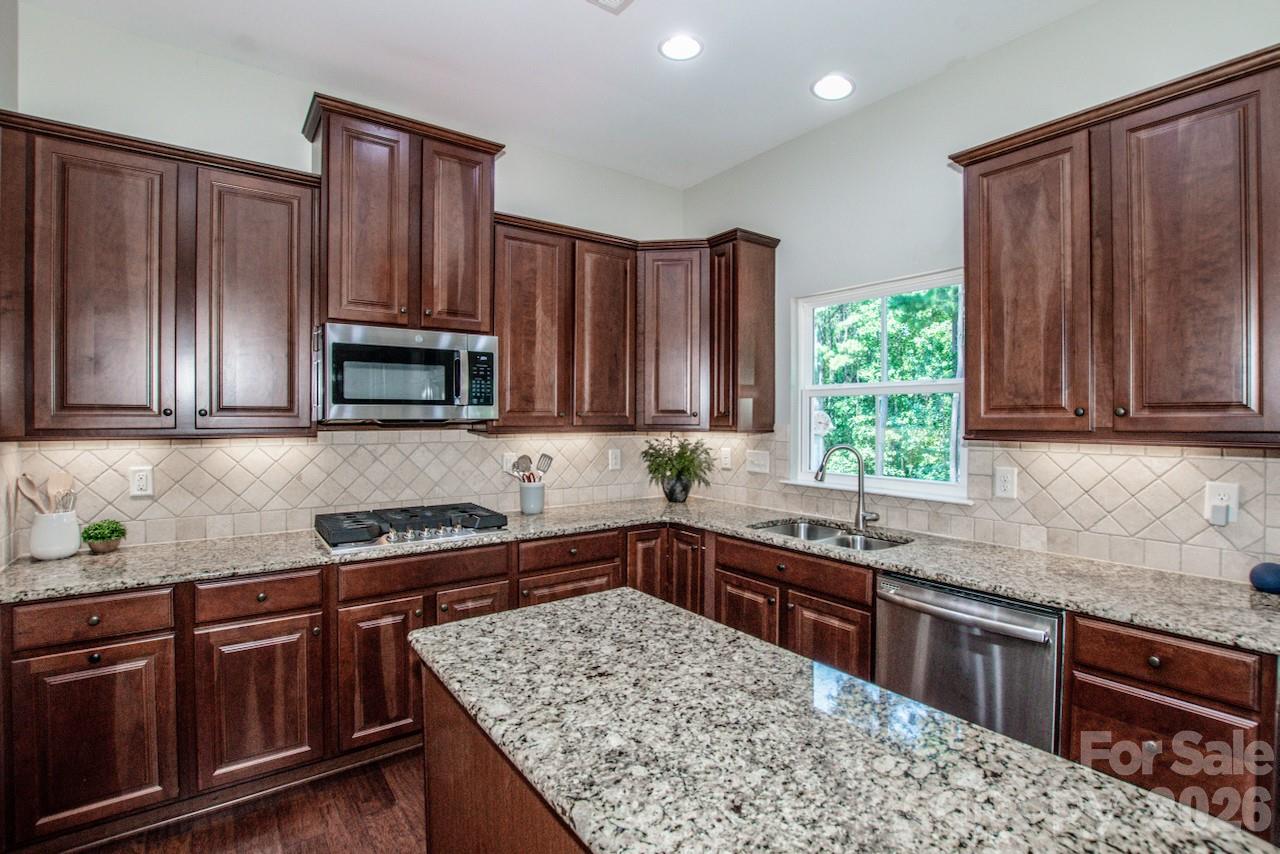 Single Family Residence at 197 Chaska Loop, Troutman, photo 12 of 47
