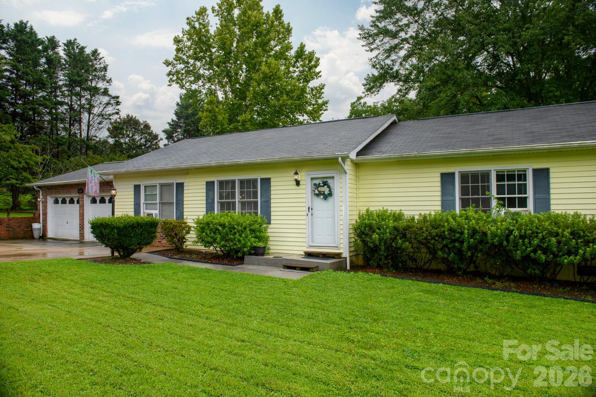 Single Family Residence at 409 Cottrell Hill Road, Lenoir, photo 2 of 27