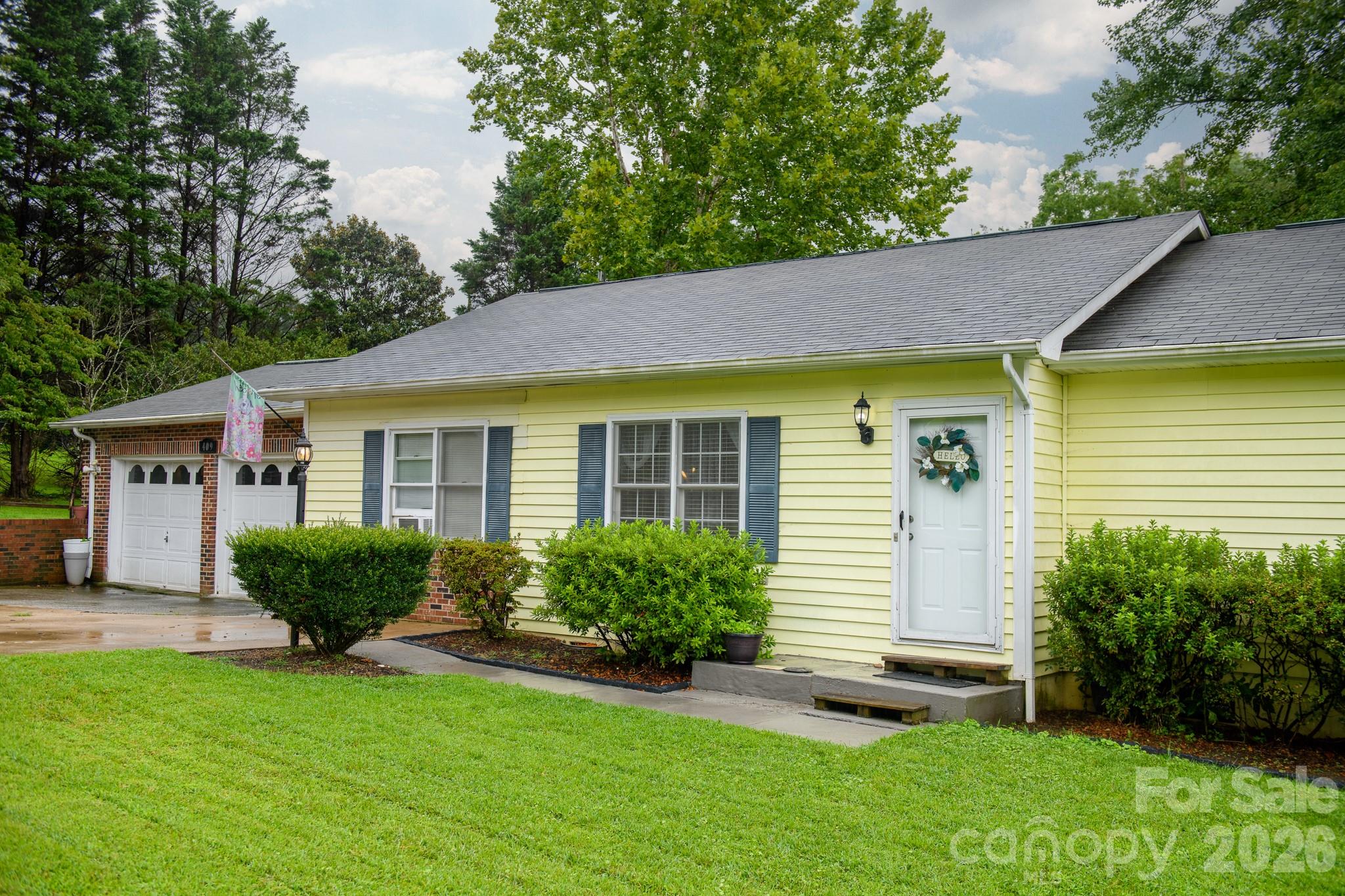 Single Family Residence at 409 Cottrell Hill Road, Lenoir, photo 5 of 27