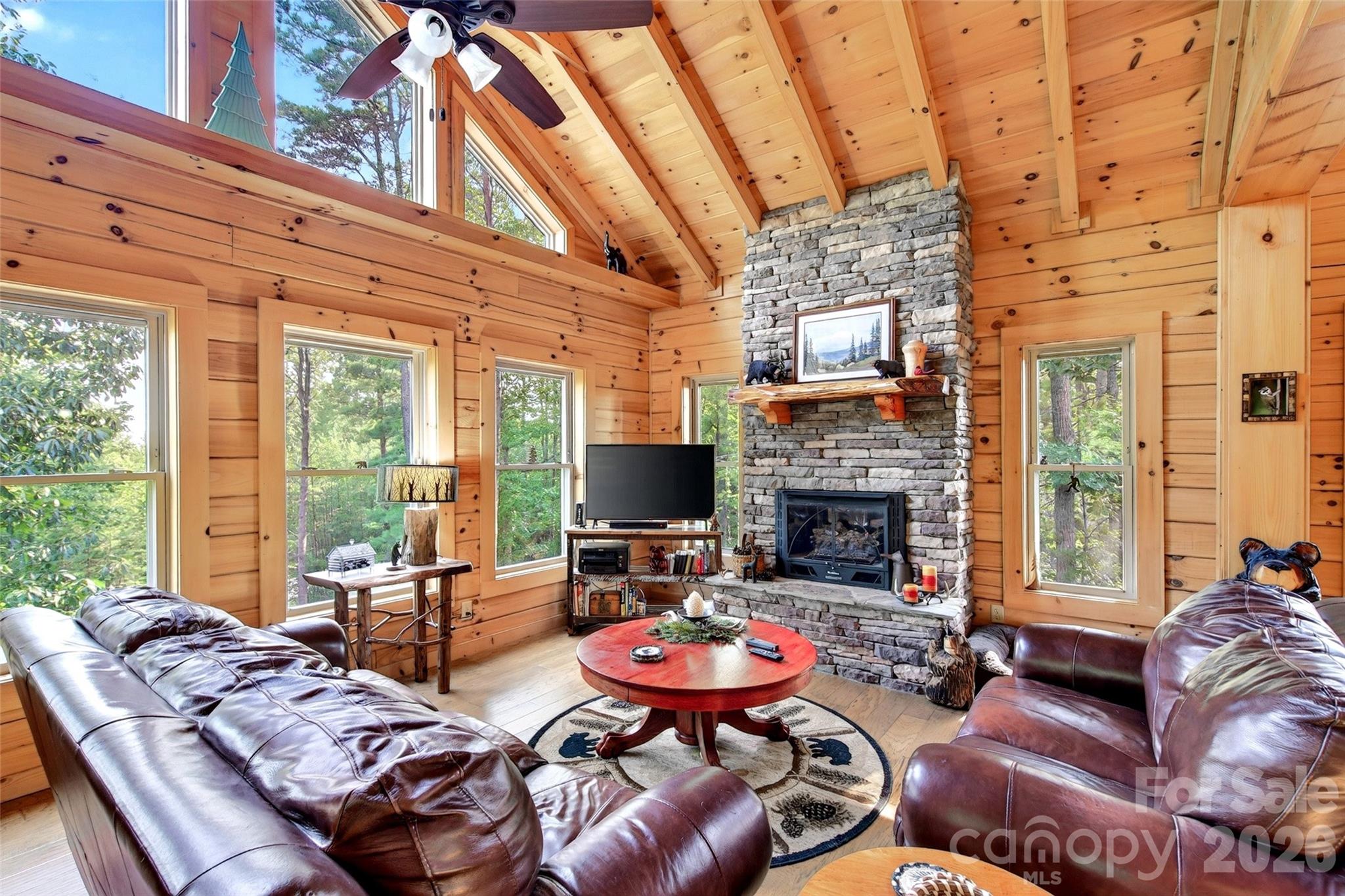 Spacious living room with great views! - 96 Boysenberry Drive, Nebo