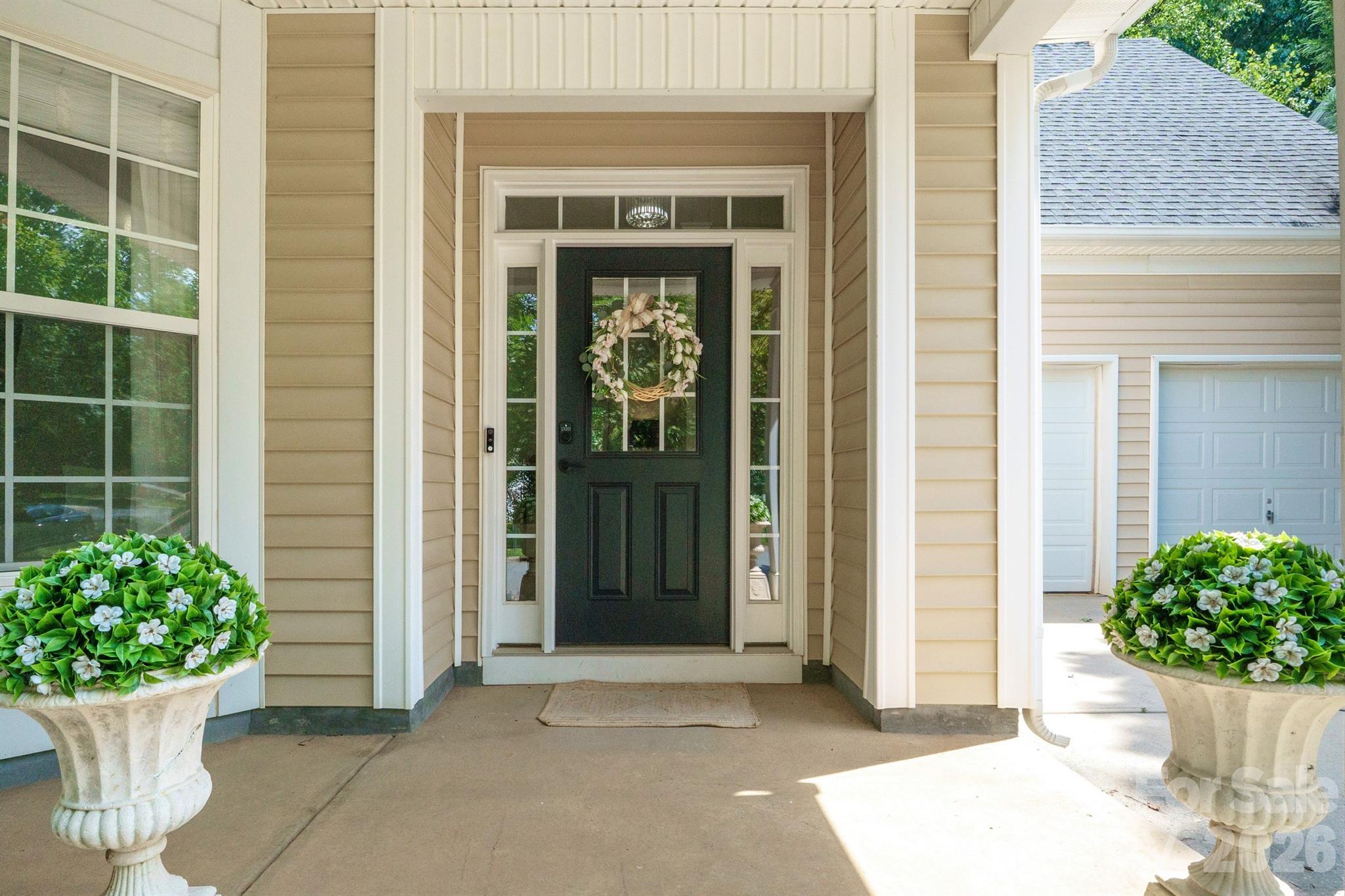Single Family Residence at 17916 Caldwell Track Drive, Cornelius, photo 2 of 37