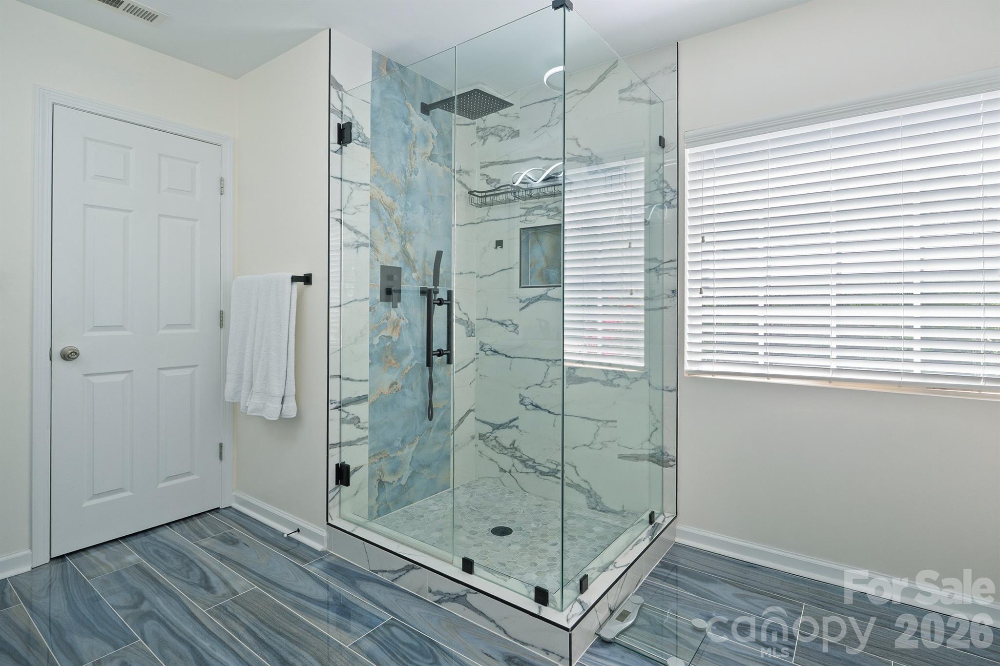 Primary Bath - 17916 Caldwell Track Drive, Cornelius