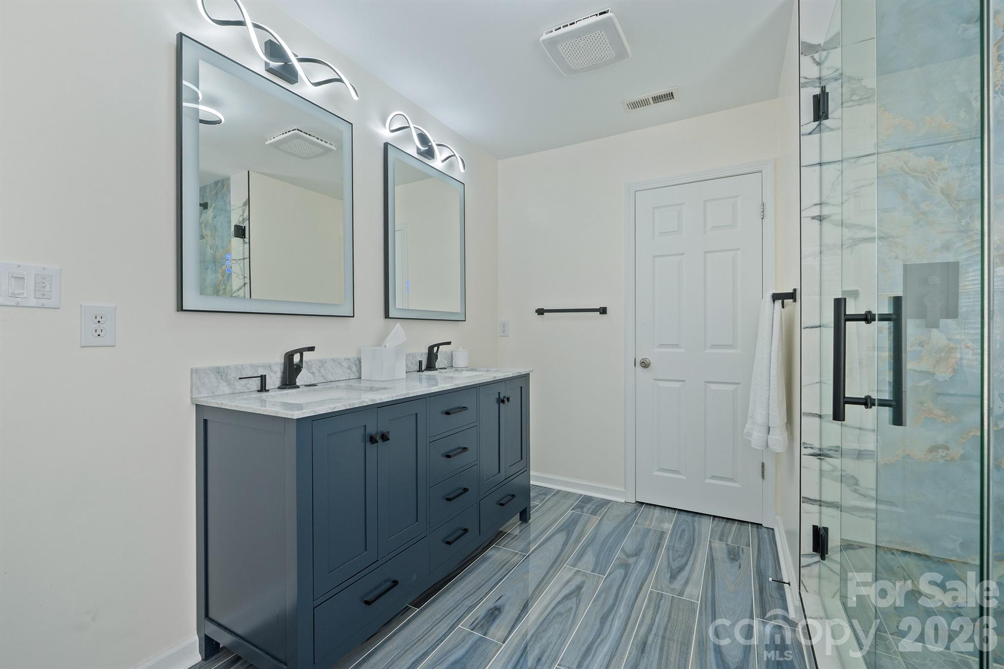 Primary Bath - 17916 Caldwell Track Drive, Cornelius