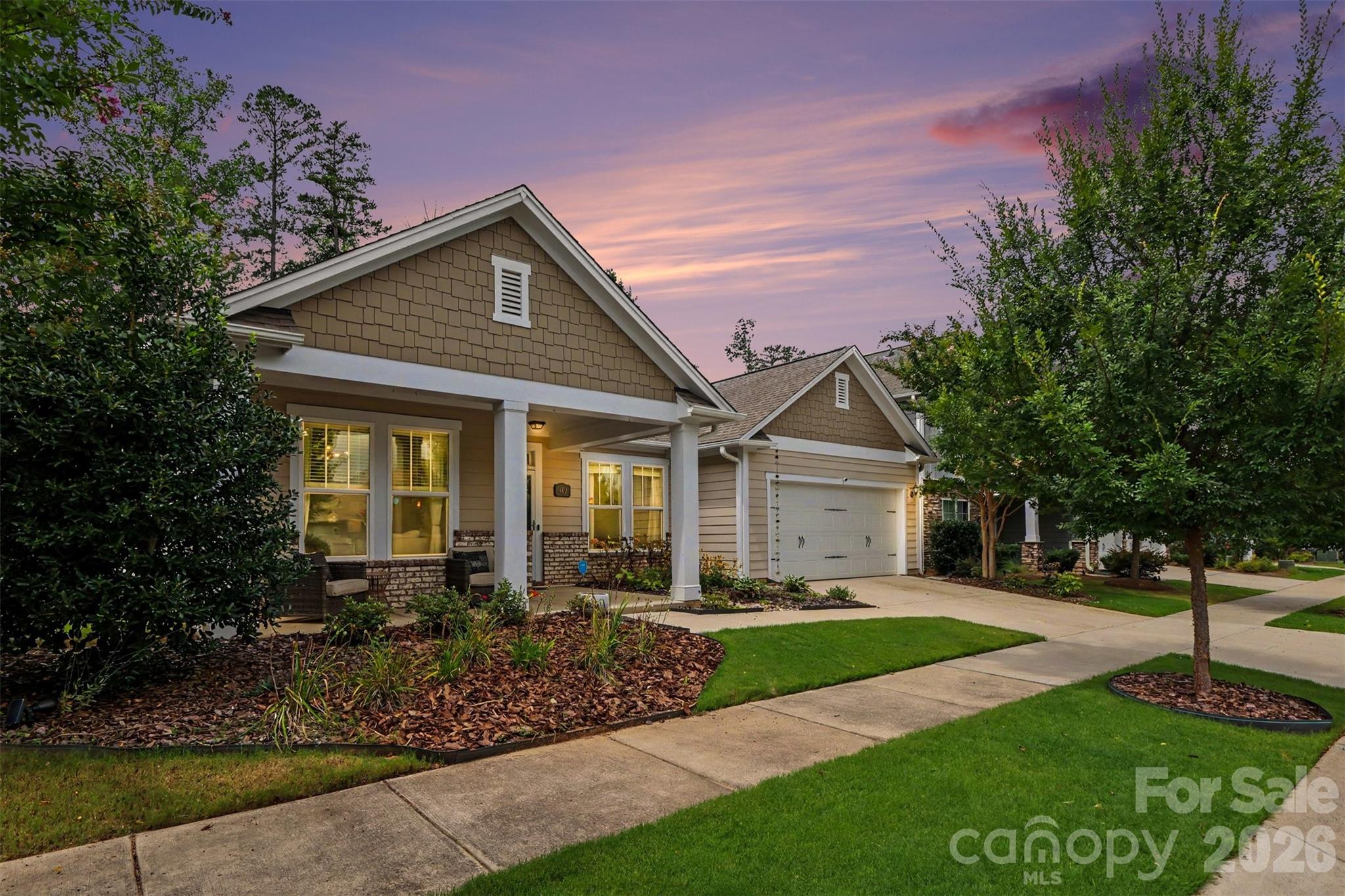 Single Family Residence at 402 Dudley Drive, Fort Mill, photo 3 of 34