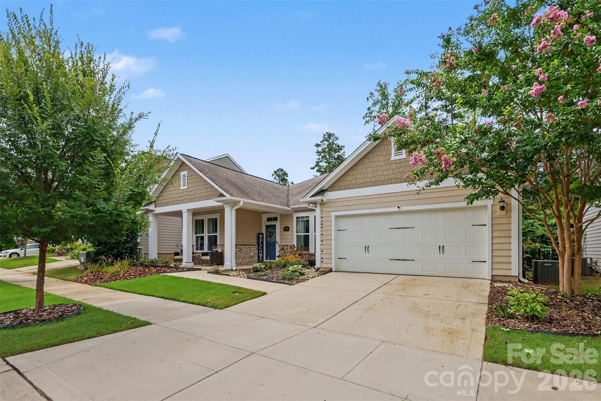 Single Family Residence at 402 Dudley Drive, Fort Mill, photo 4 of 34