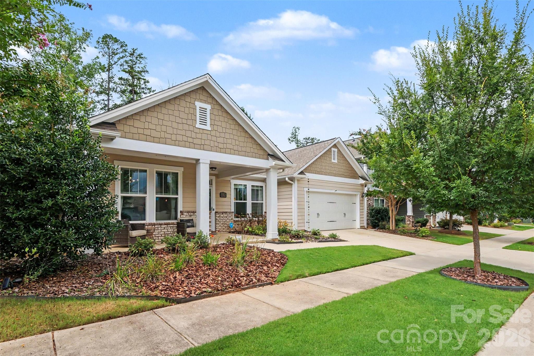 Single Family Residence at 402 Dudley Drive, Fort Mill, photo 5 of 34