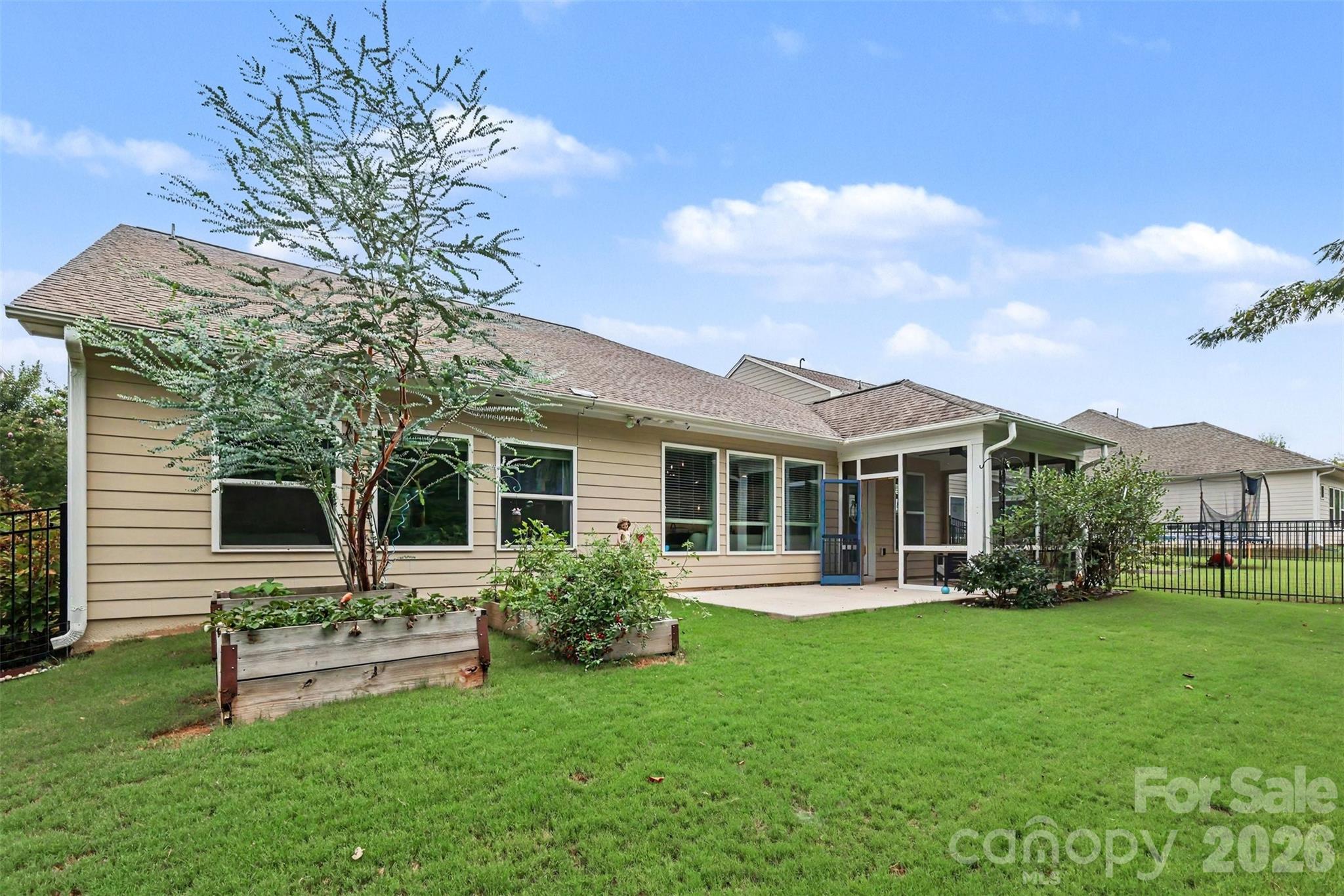Single Family Residence at 402 Dudley Drive, Fort Mill, photo 27 of 34