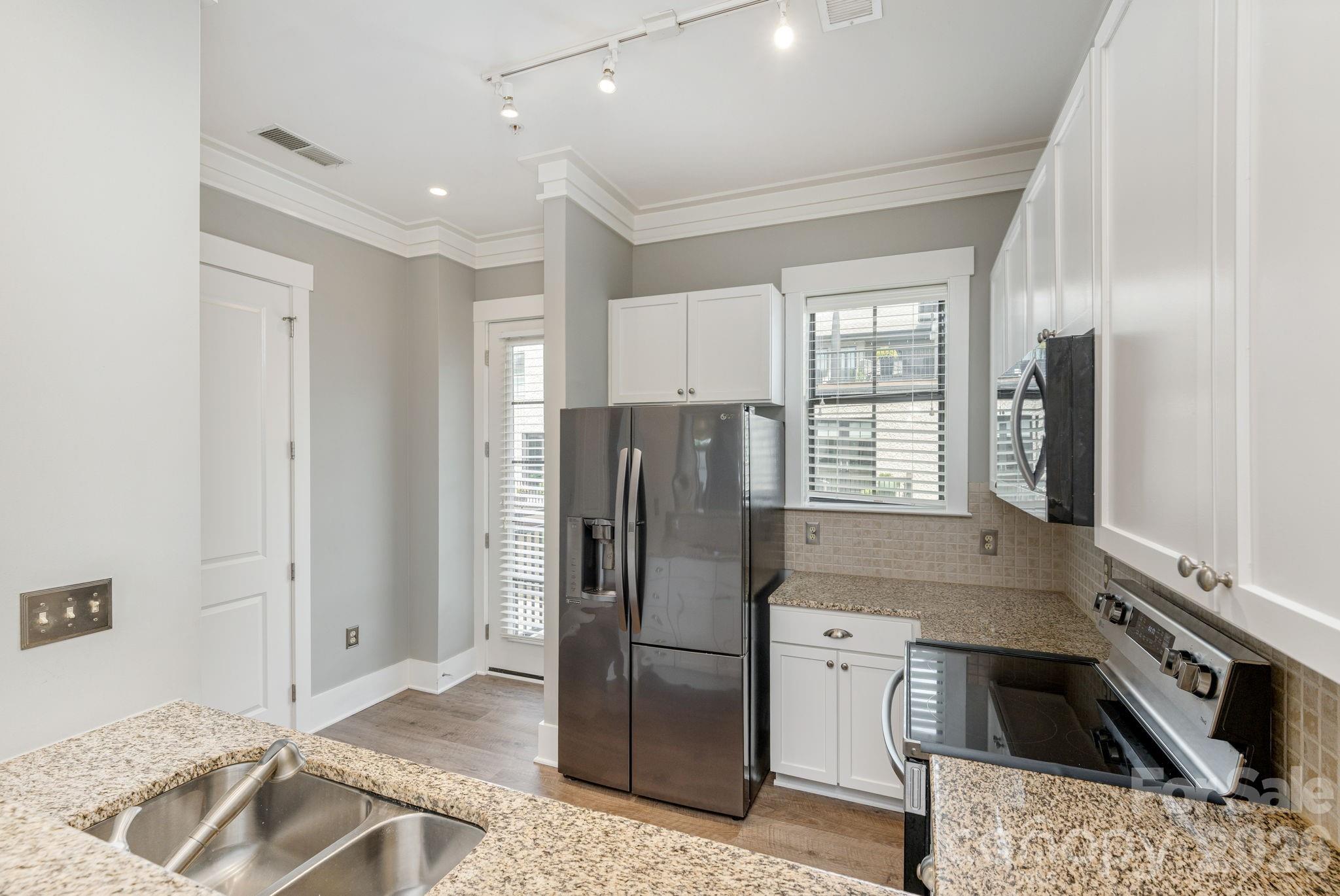 Condominium at 69 Stamford Street, Asheville, photo 16 of 29