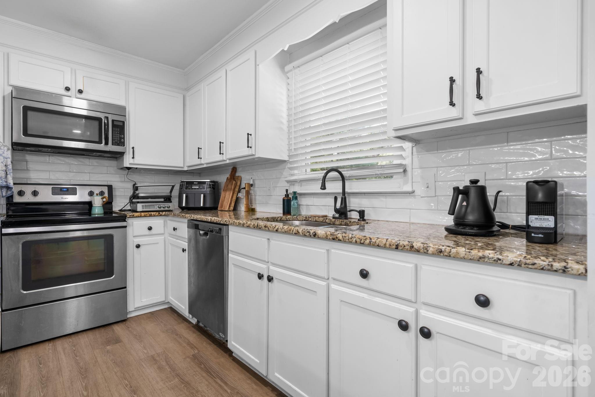 Single Family Residence at 1197 Zion Church Road, Hickory, photo 4 of 28