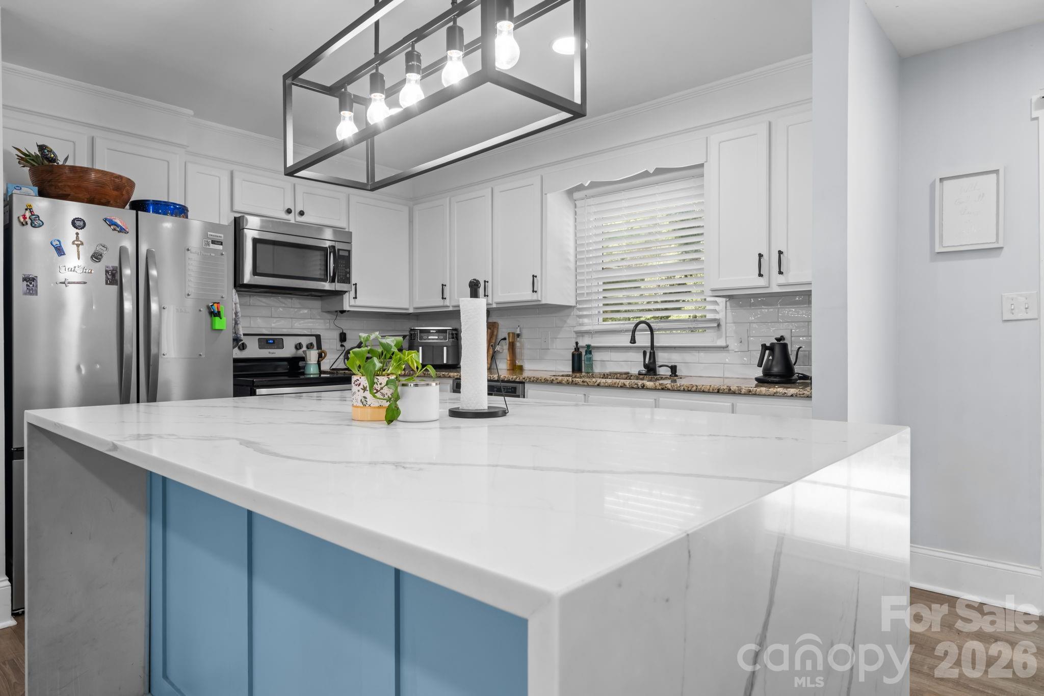 Single Family Residence at 1197 Zion Church Road, Hickory, photo 6 of 28