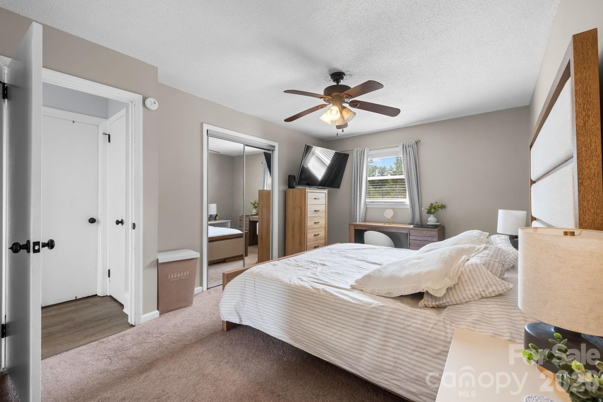 Single Family Residence at 1197 Zion Church Road, Hickory, photo 13 of 28