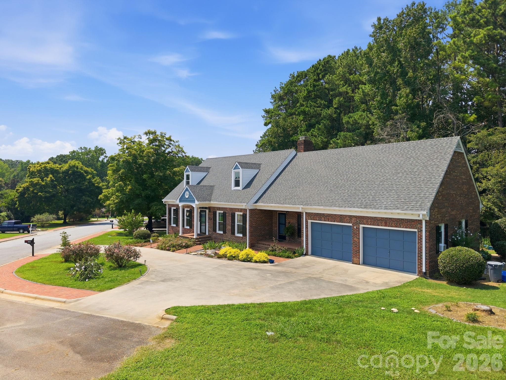 Single Family Residence at 100 Arabian Lane, Salisbury, photo 4 of 46