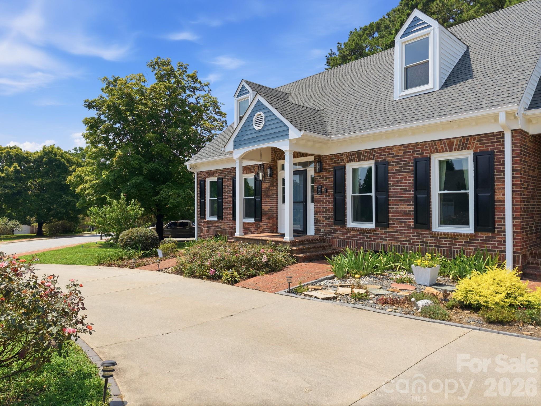 Single Family Residence at 100 Arabian Lane, Salisbury, photo 6 of 46