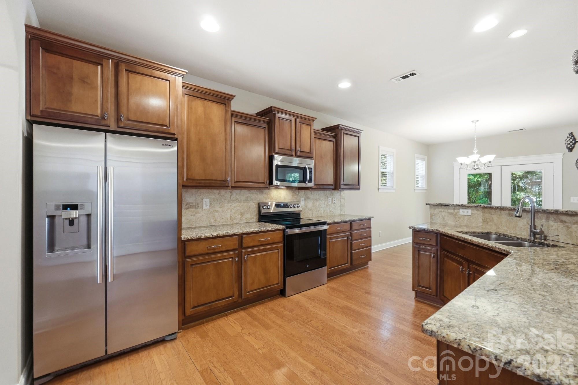 Refrigerator conveys - 3016 Connells Point Avenue, Waxhaw