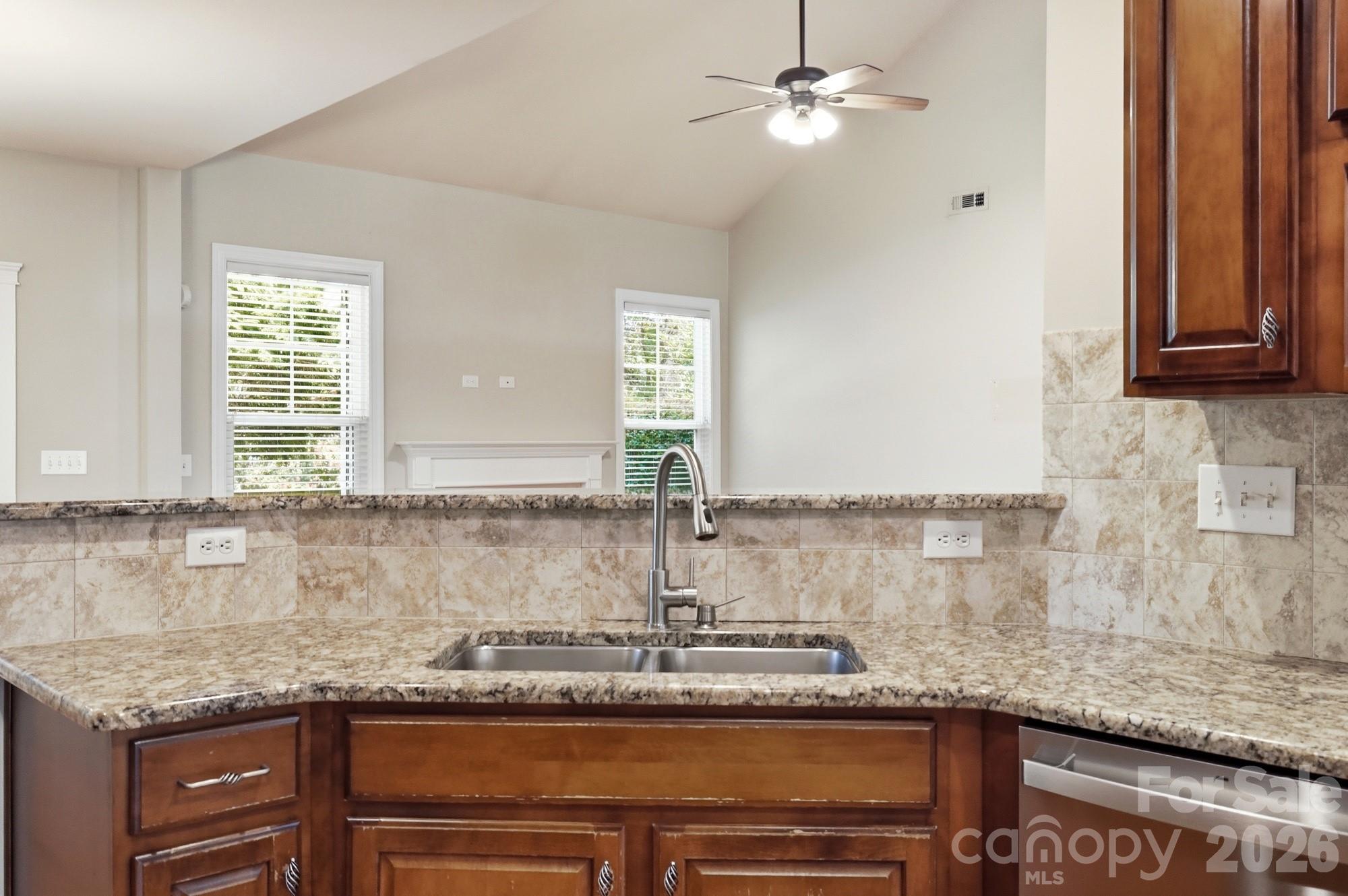 Granite countertop - 3016 Connells Point Avenue, Waxhaw