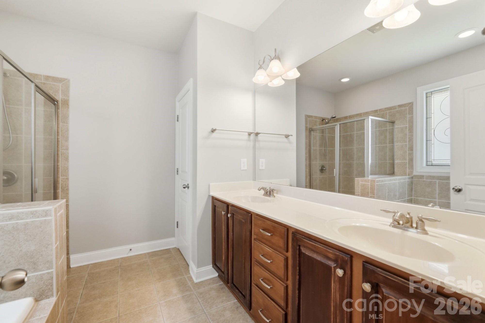 Double vanity - 3016 Connells Point Avenue, Waxhaw