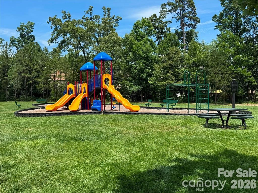 Play Ground - 229 Waterlemon Way, Monroe