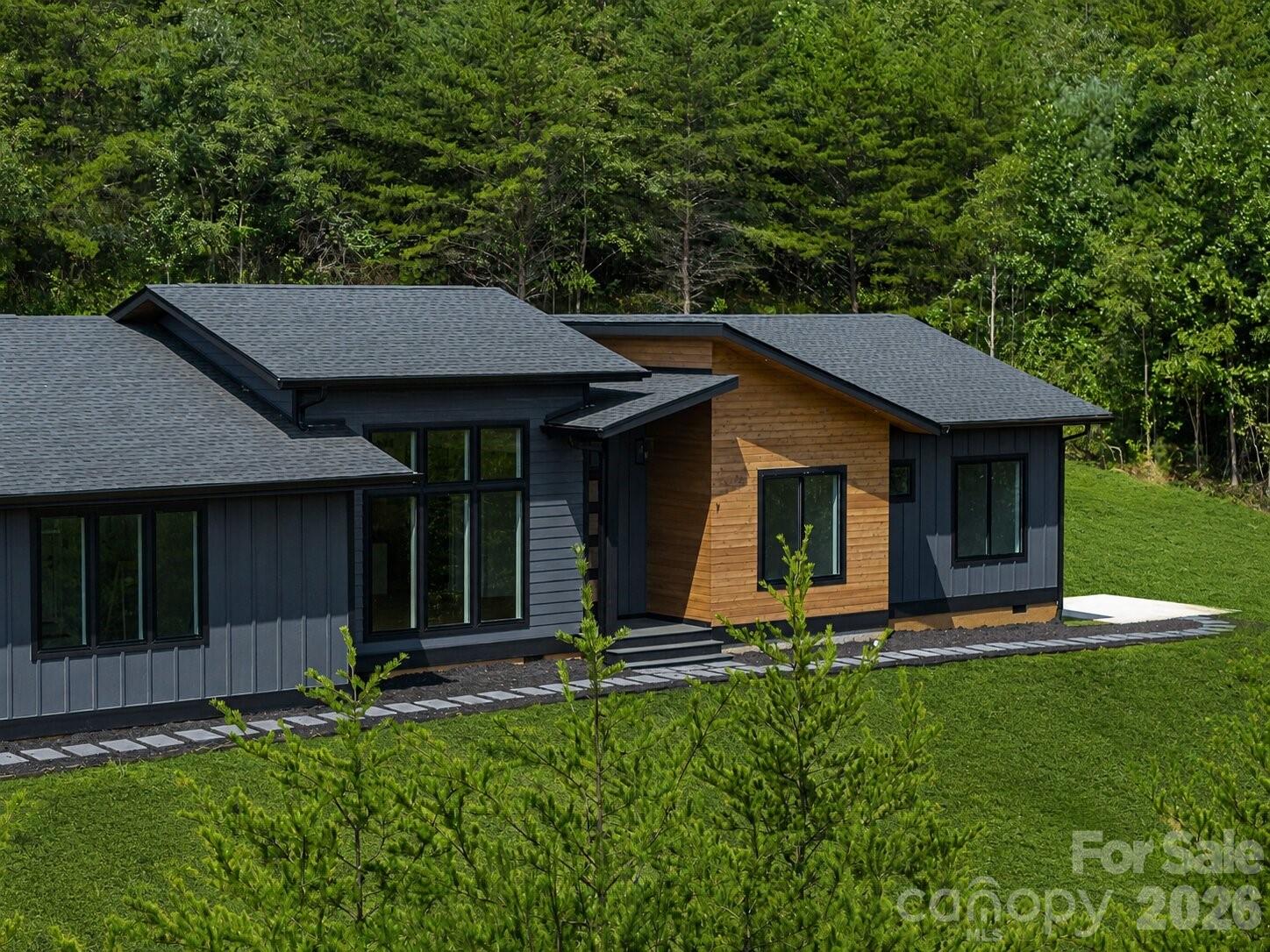 Virtually enhanced grass - 7 Spicebush Lane, Weaverville