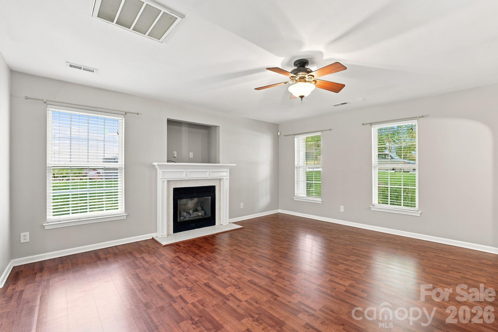 Gas Fireplace - 1406 Juniper Hills Lane, Indian Land