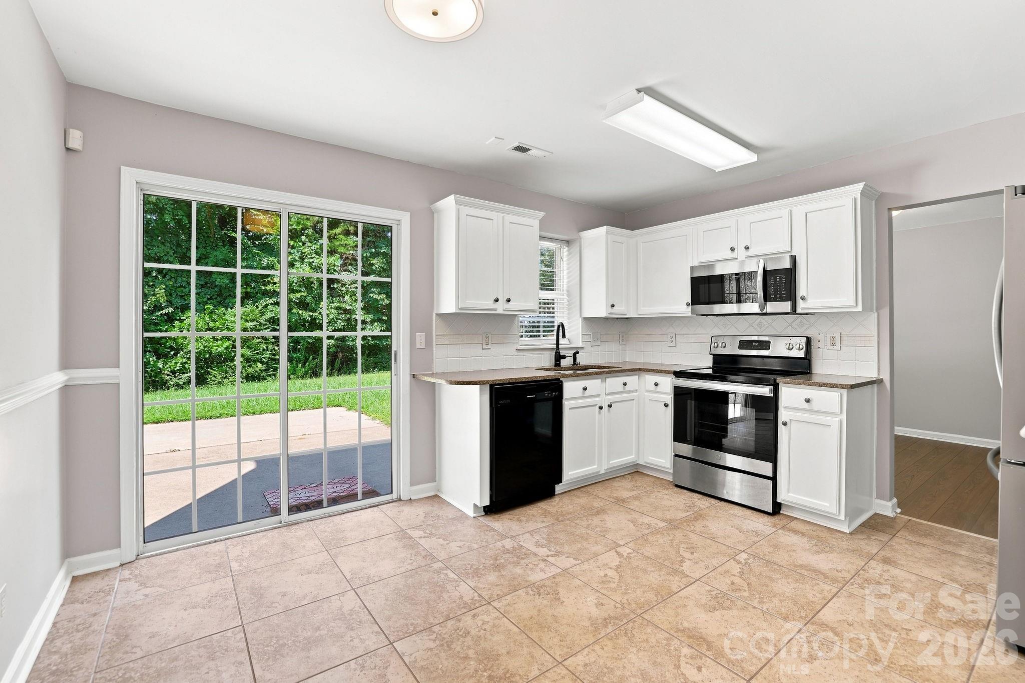 Single Family Residence at 1406 Juniper Hills Lane, Indian Land, photo 9 of 44