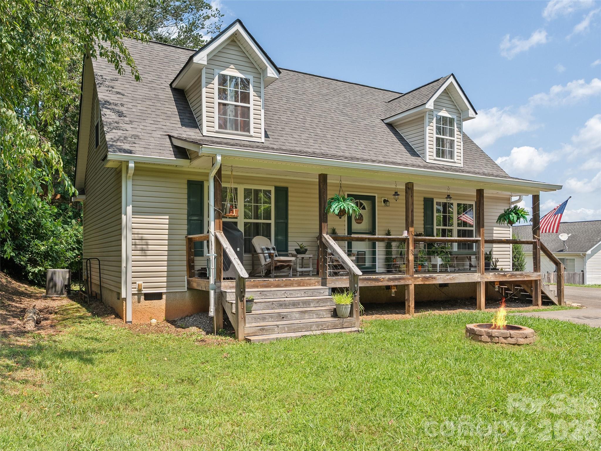 Single Family Residence at 14 Folsom Drive, Candler, photo 3 of 32