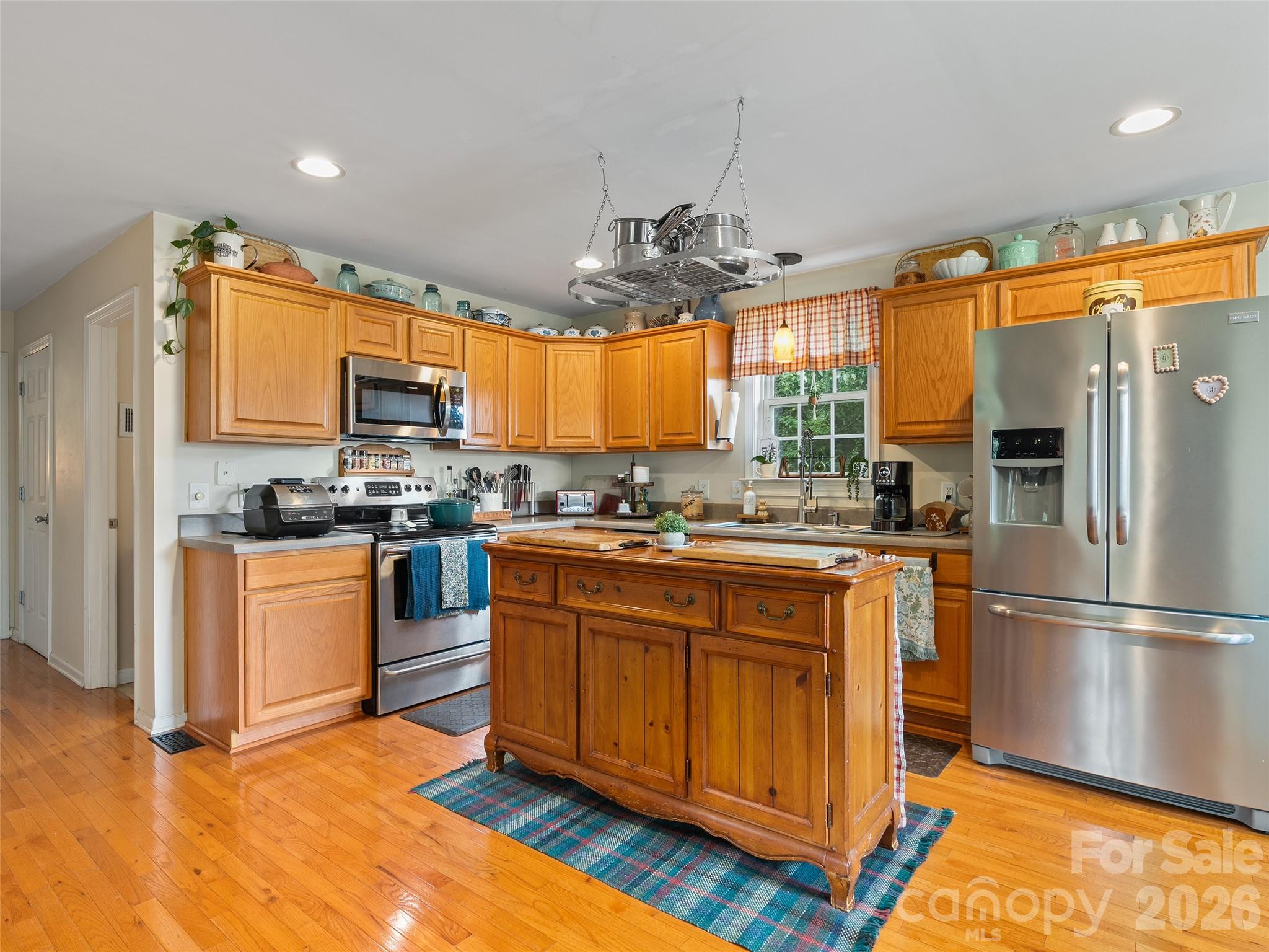 Single Family Residence at 14 Folsom Drive, Candler, photo 12 of 32