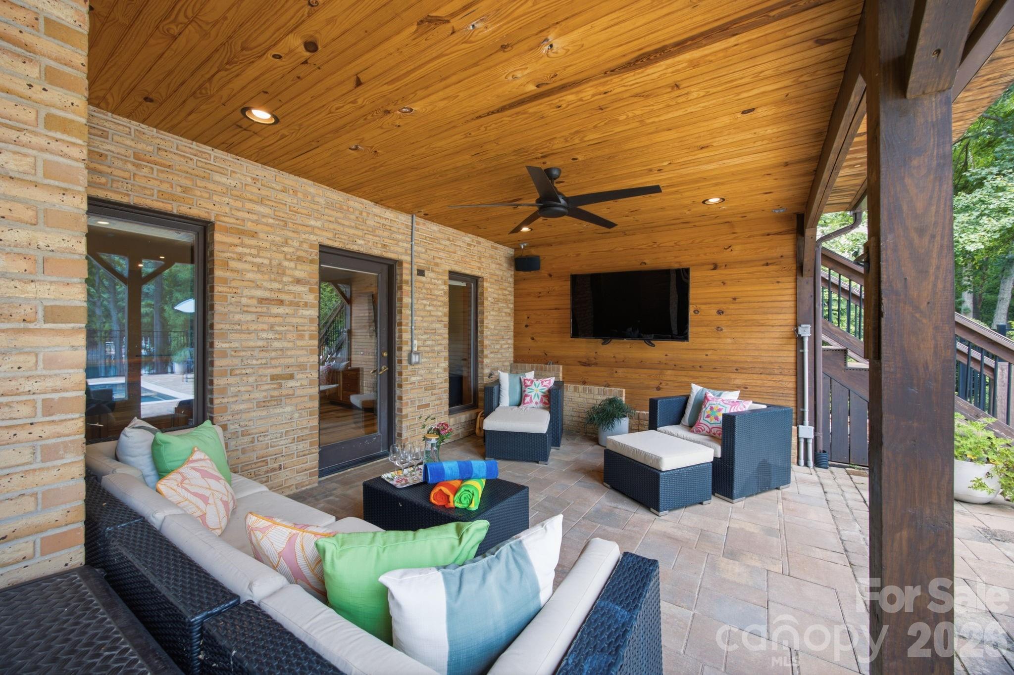 Single Family Residence at 20334 Bethelwood Lane, Cornelius, photo 15 of 47