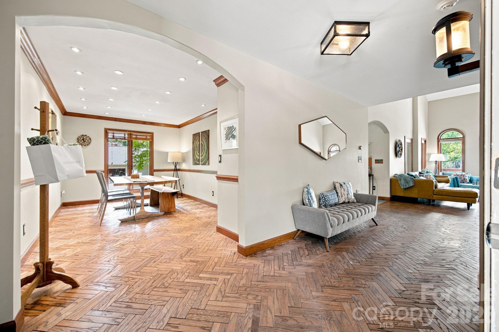 Single Family Residence at 20334 Bethelwood Lane, Cornelius, photo 19 of 47