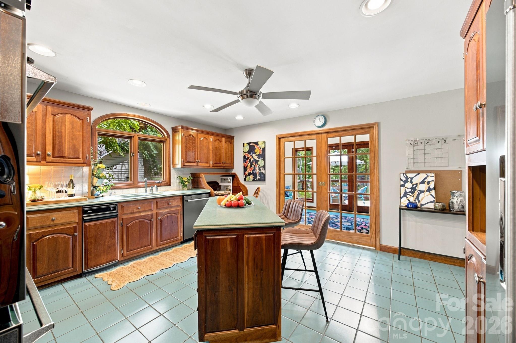 Single Family Residence at 20334 Bethelwood Lane, Cornelius, photo 24 of 47