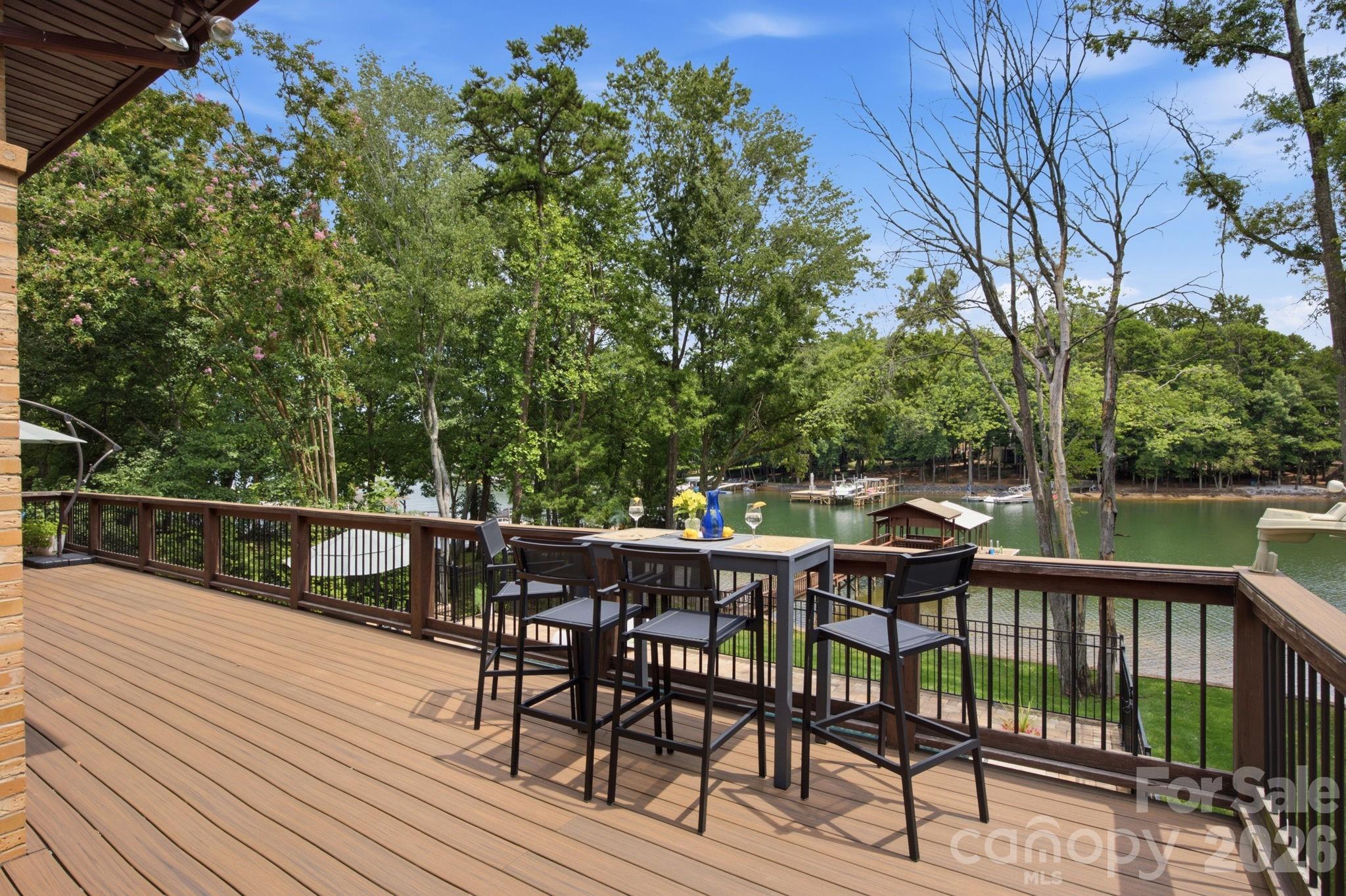 Single Family Residence at 20334 Bethelwood Lane, Cornelius, photo 12 of 47