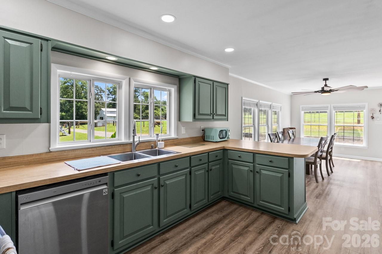 Kitchen area - 393 Cedar Grove Church Road, Vale