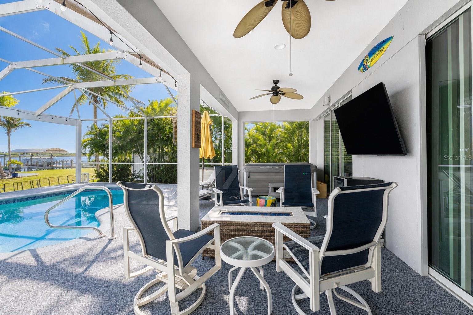 Expansive 32' wide open Lanai. - 16168 LA BARGE CIR, PORT CHARLOTTE
