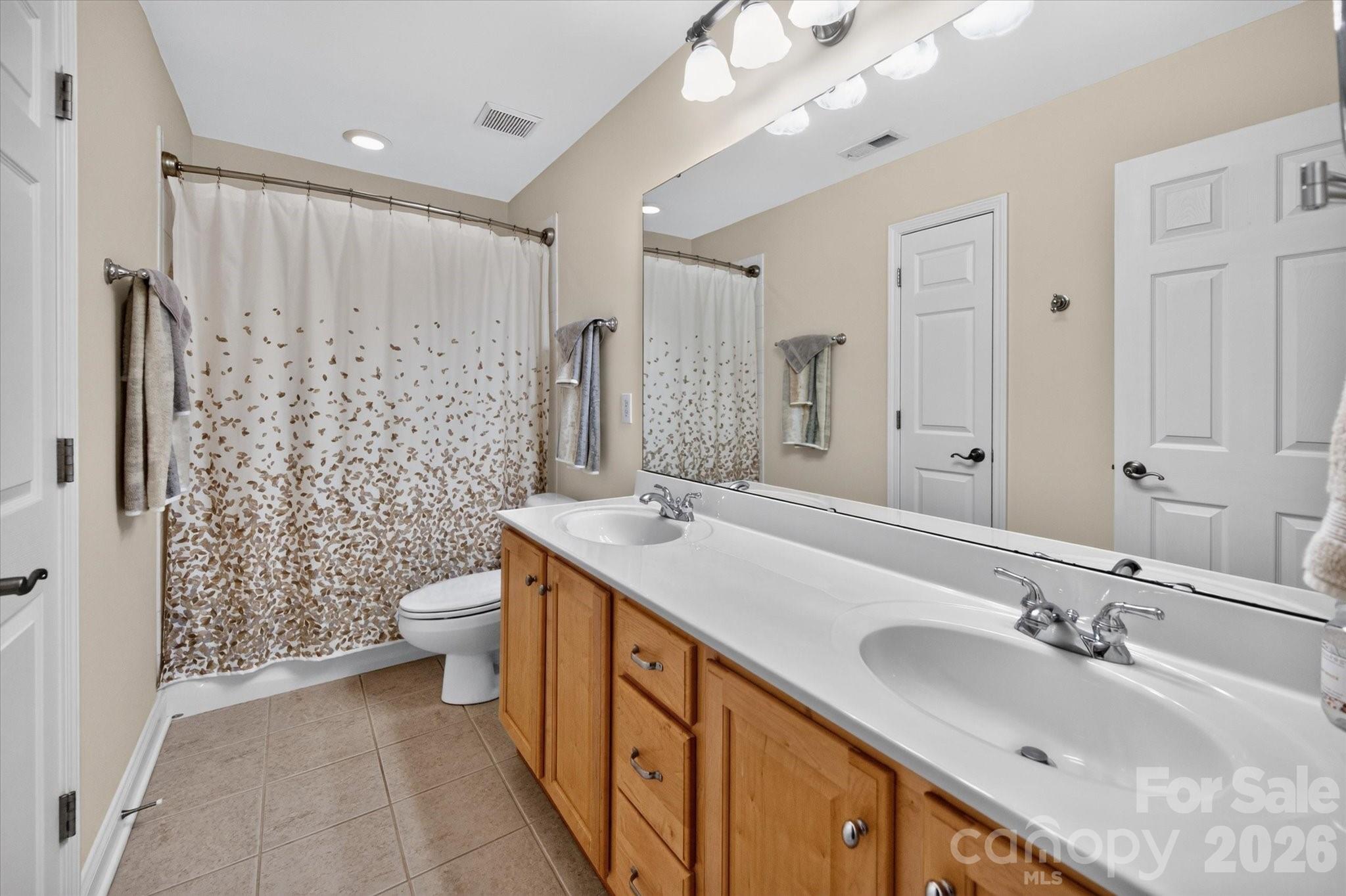 Full bathroom - 8306 Denholme Drive, Waxhaw