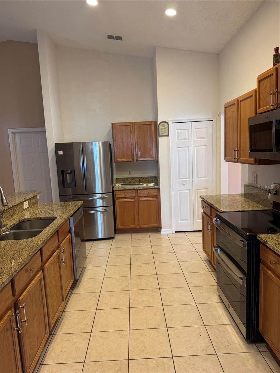 Single Family Residence at 1112 JUNIPER HAMMOCK CT, WINTER GARDEN, photo 7 of 18
