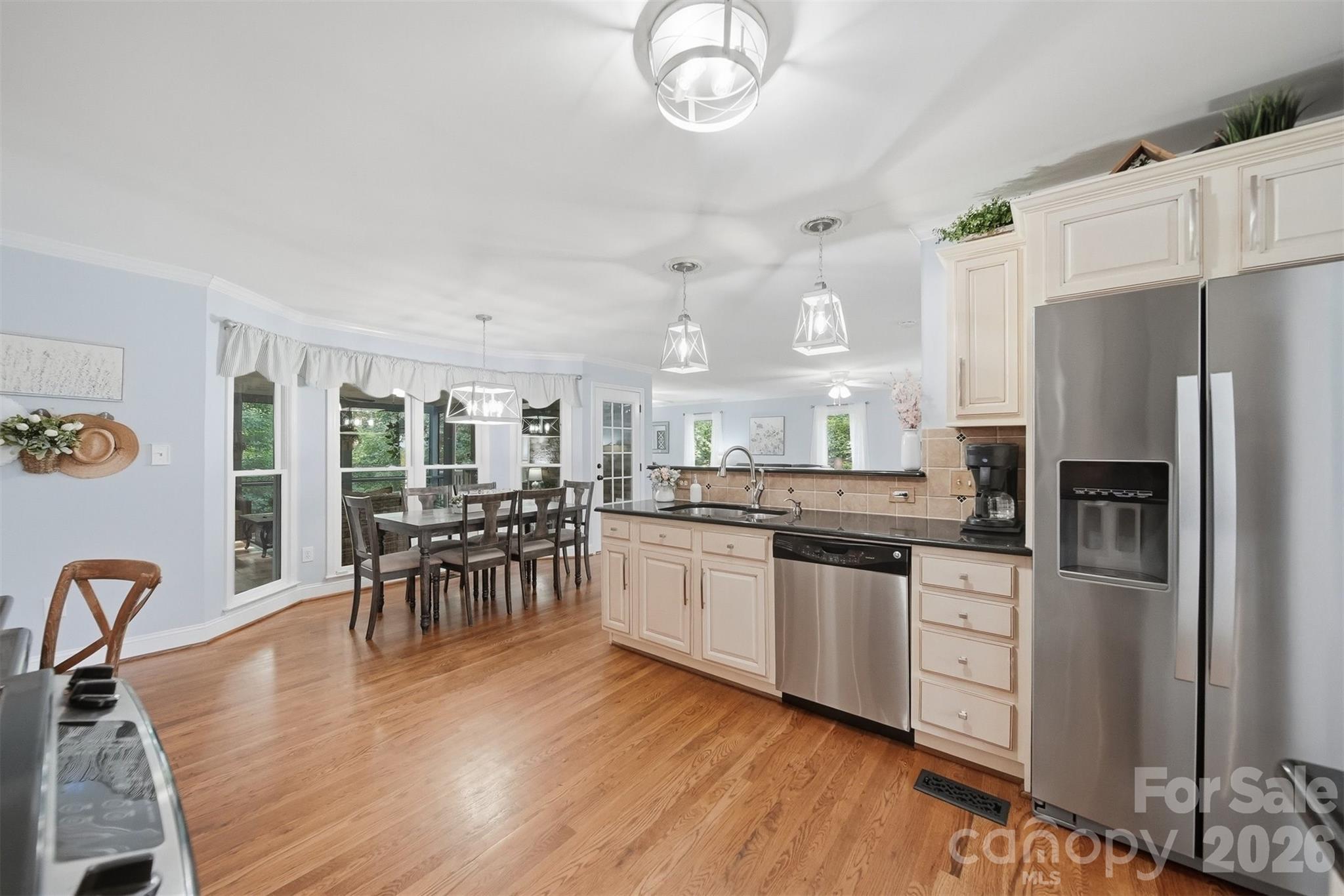 Single Family Residence at 6253 Riviera Run Estates Drive, Hickory, photo 21 of 48
