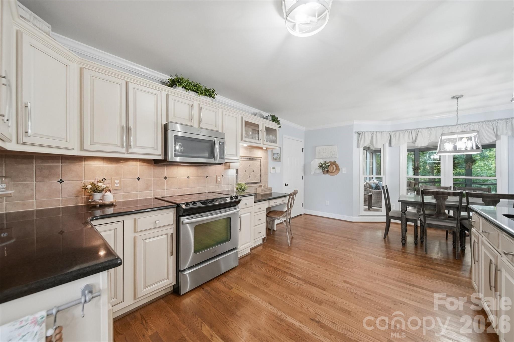 Single Family Residence at 6253 Riviera Run Estates Drive, Hickory, photo 22 of 48