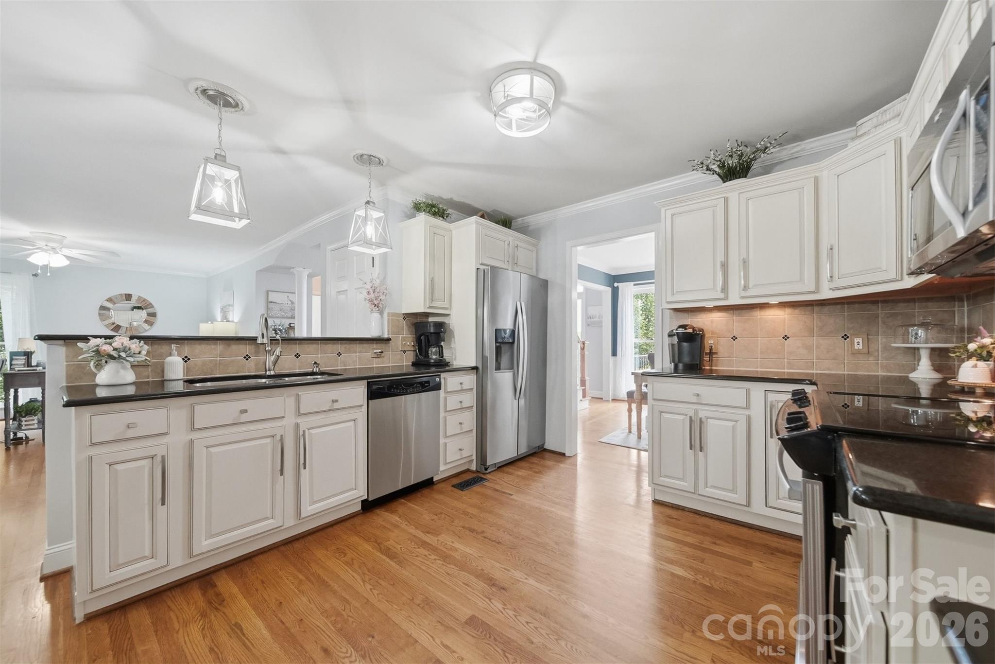 Single Family Residence at 6253 Riviera Run Estates Drive, Hickory, photo 23 of 48