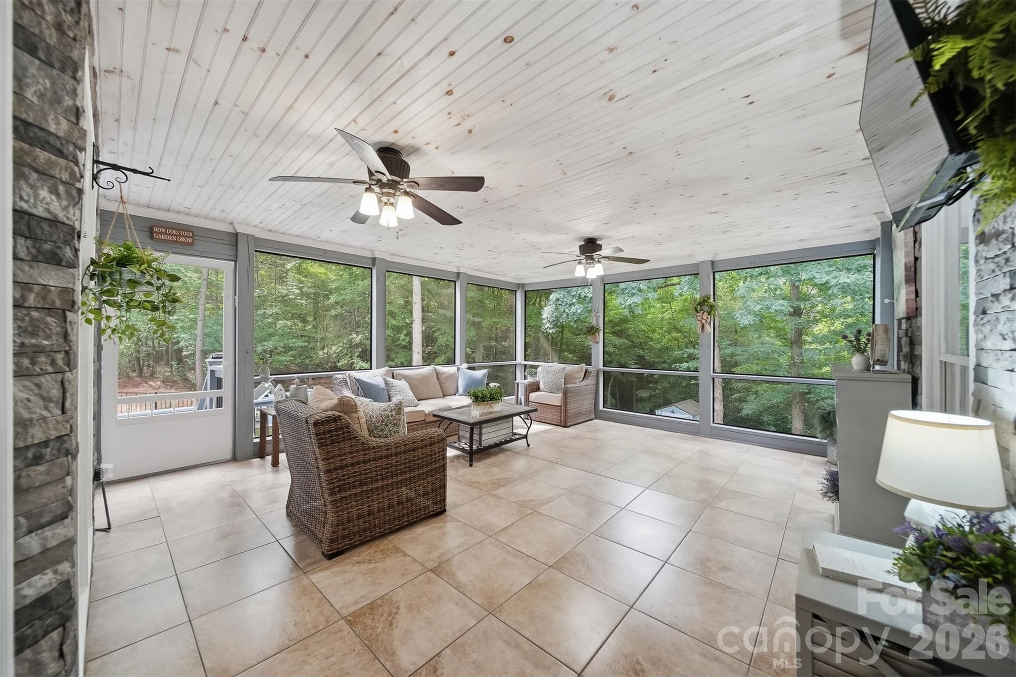 Single Family Residence at 6253 Riviera Run Estates Drive, Hickory, photo 24 of 48