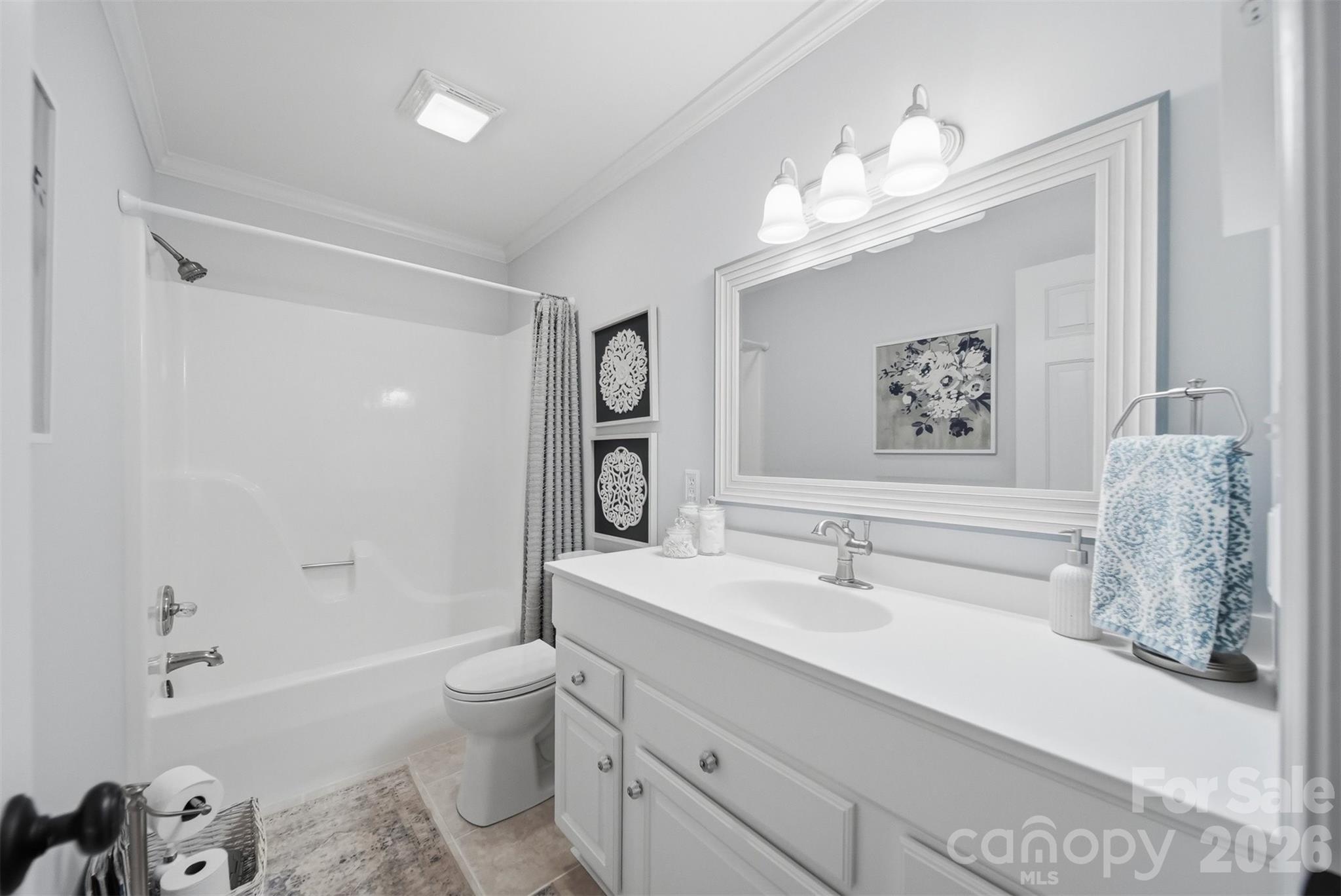 Single Family Residence at 6253 Riviera Run Estates Drive, Hickory, photo 34 of 48