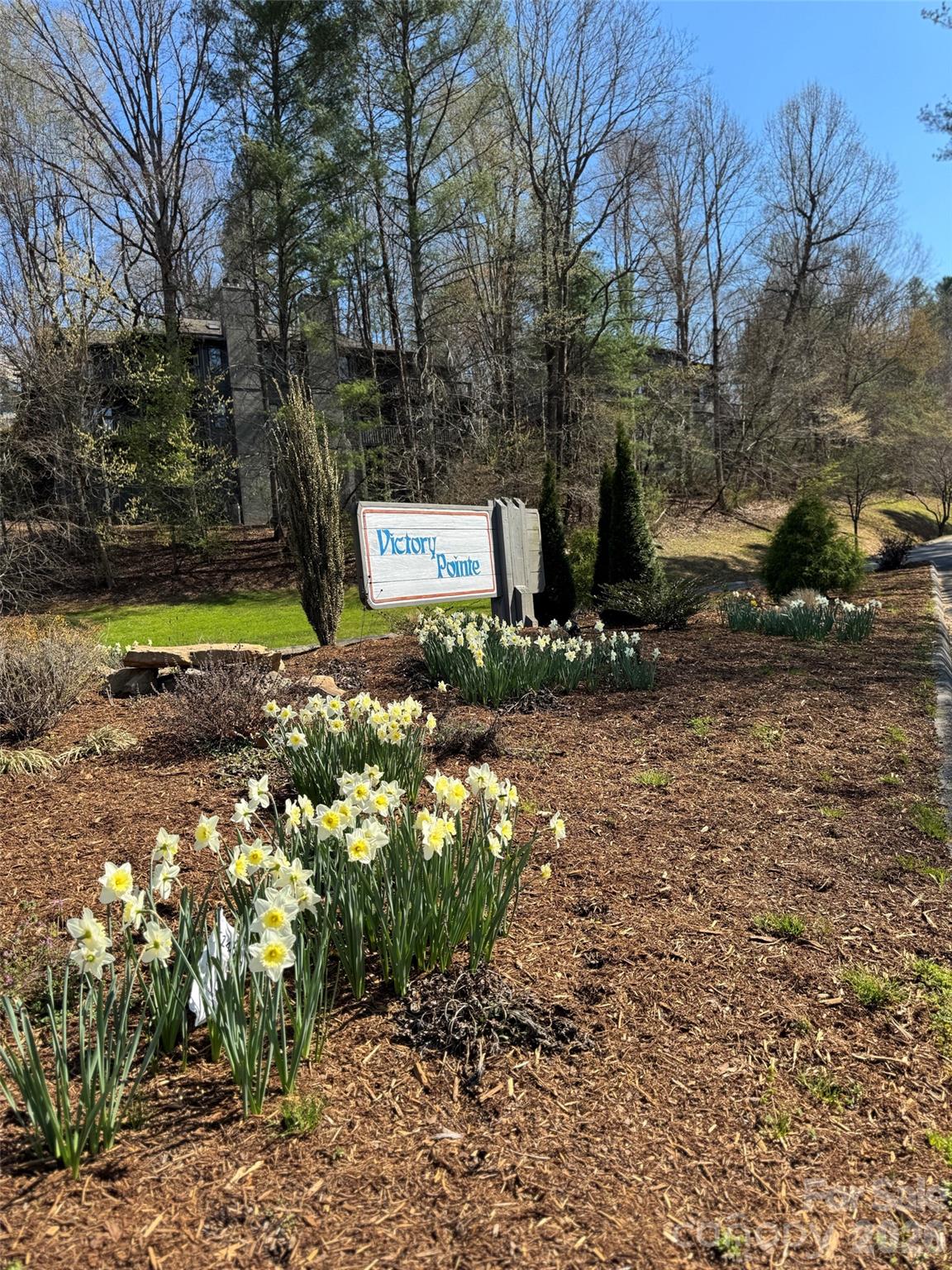 Front Entrance - 501 Independence Trail, Morganton