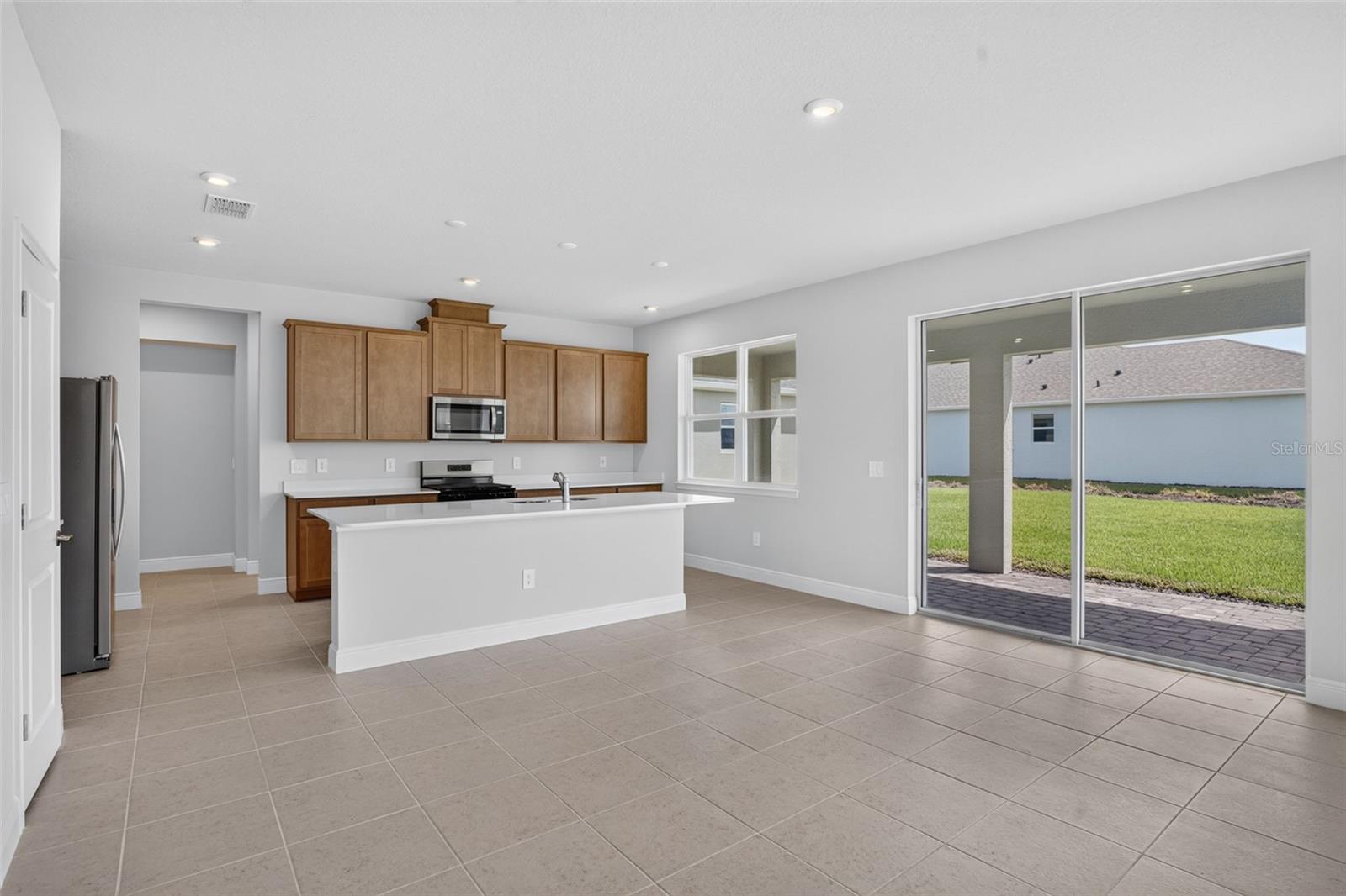 Single Family Residence at 9022 SUNDANCE TER, PARRISH, photo 9 of 42