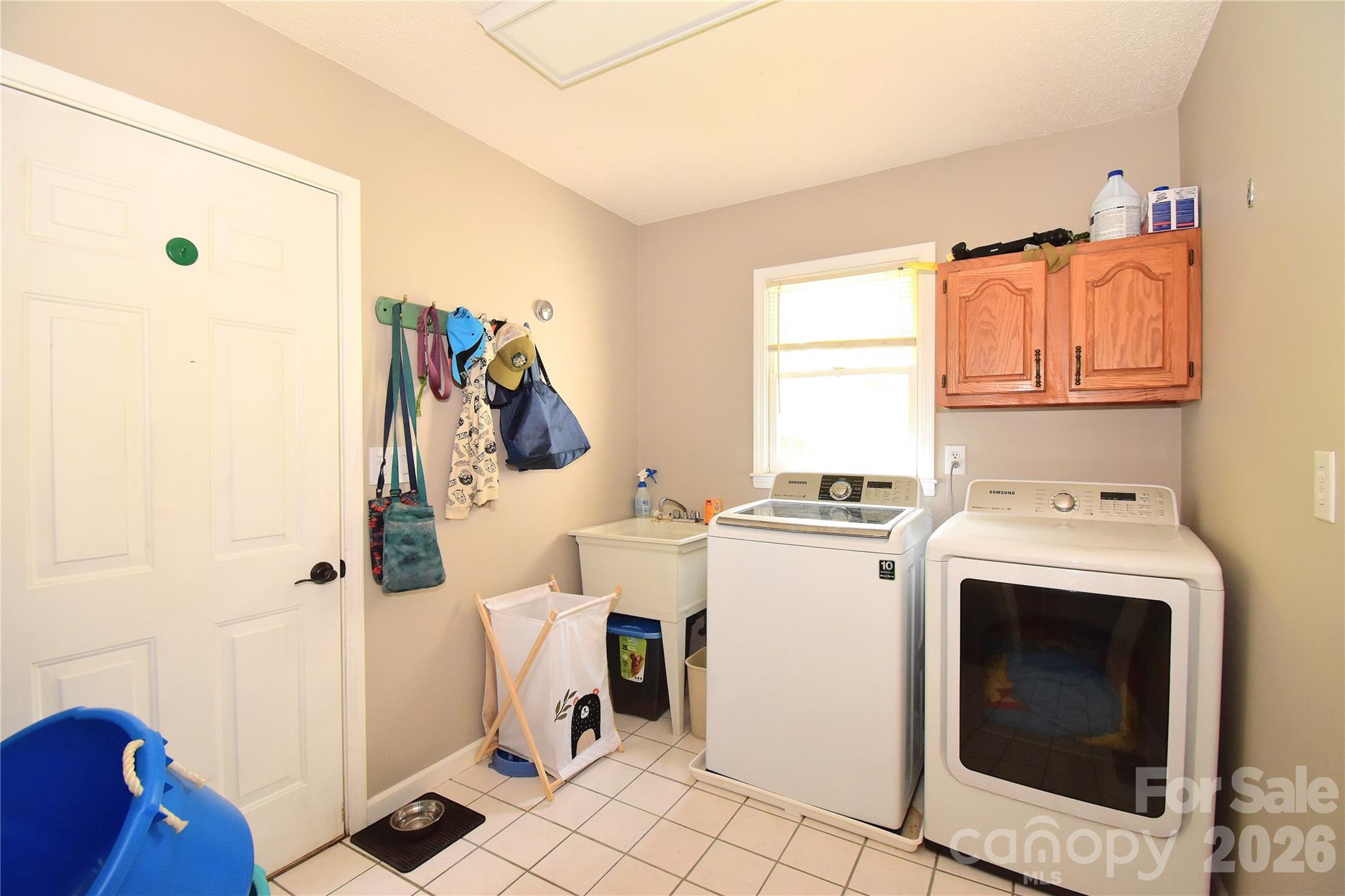 Single Family Residence at 36 Cardinal Lane, Candler, photo 20 of 45