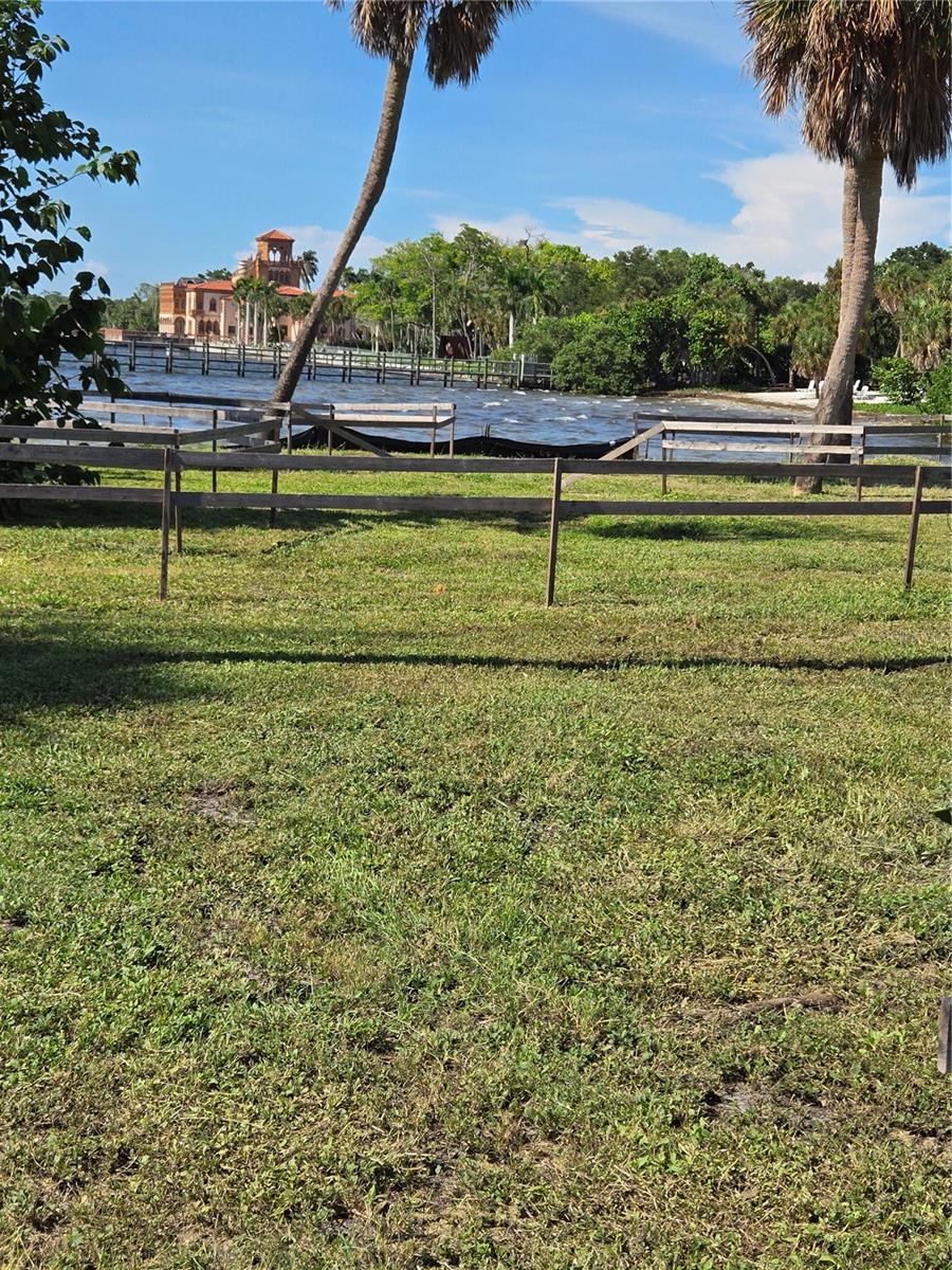 333 N. SHORE DR
