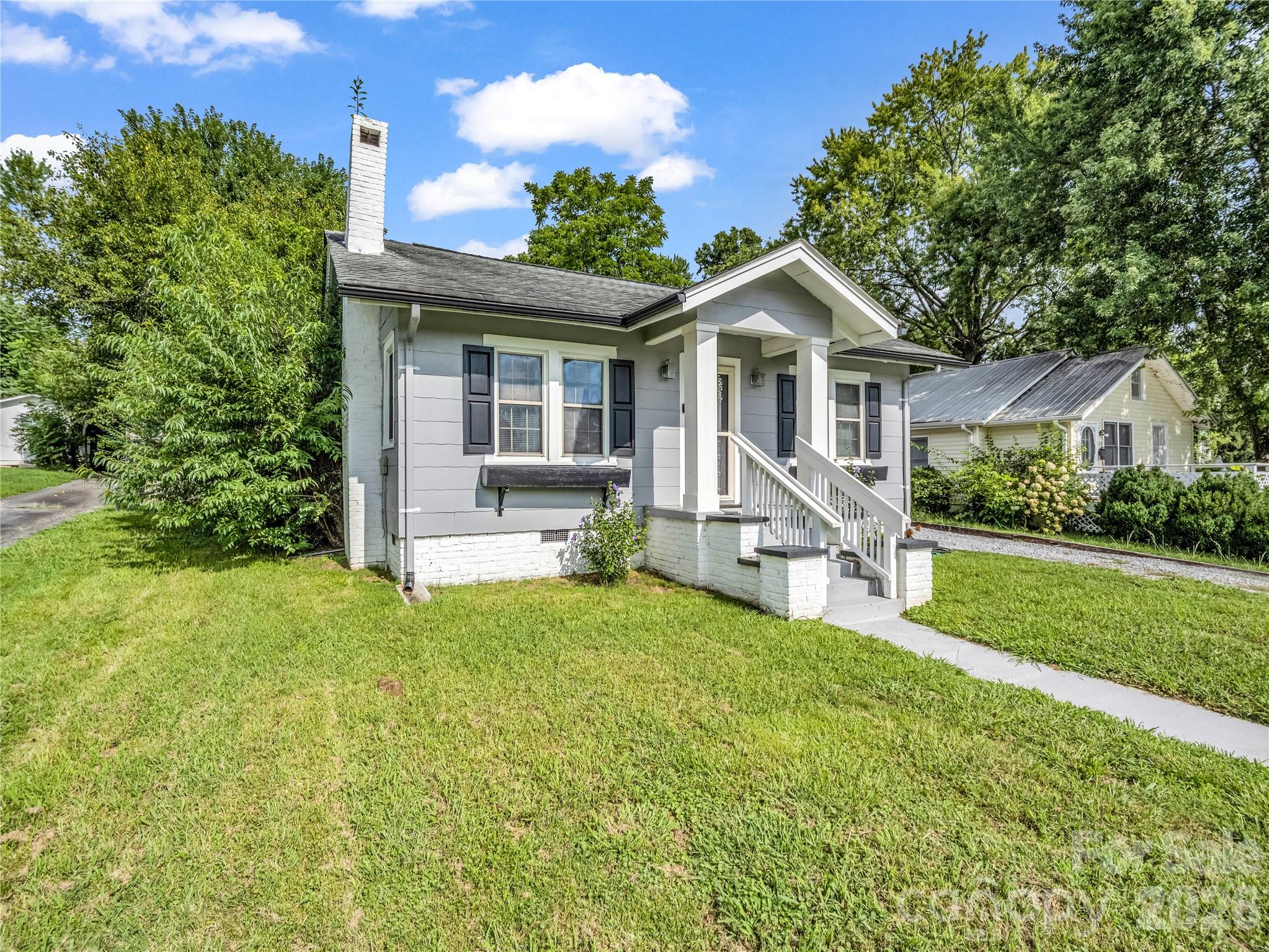Side View - 116 Beverly Avenue, Hendersonville