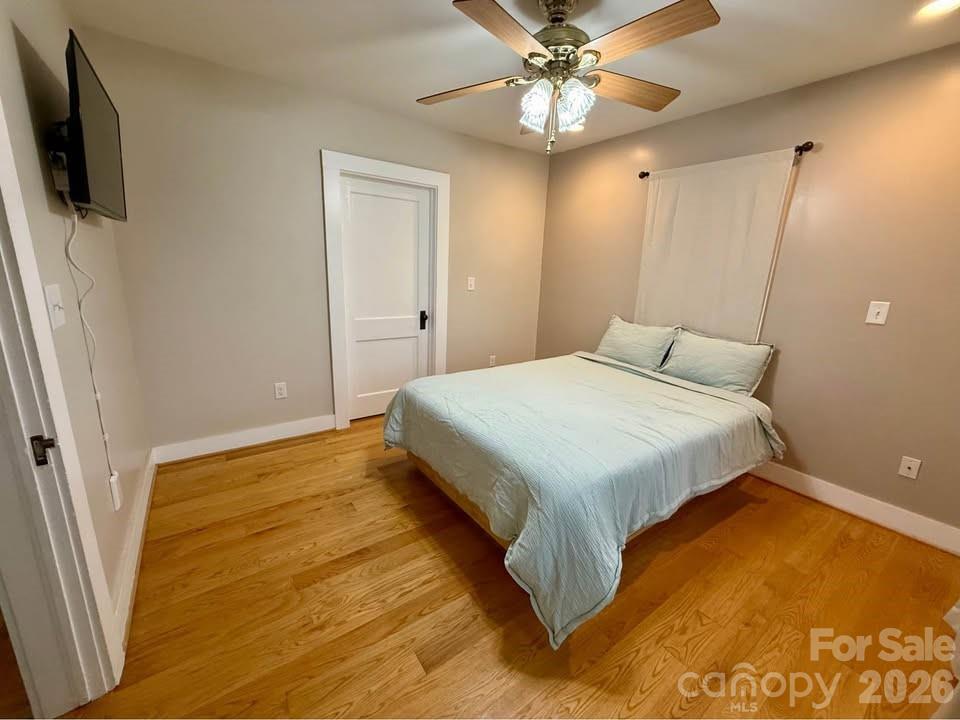 Primary bedroom - 116 Beverly Avenue, Hendersonville