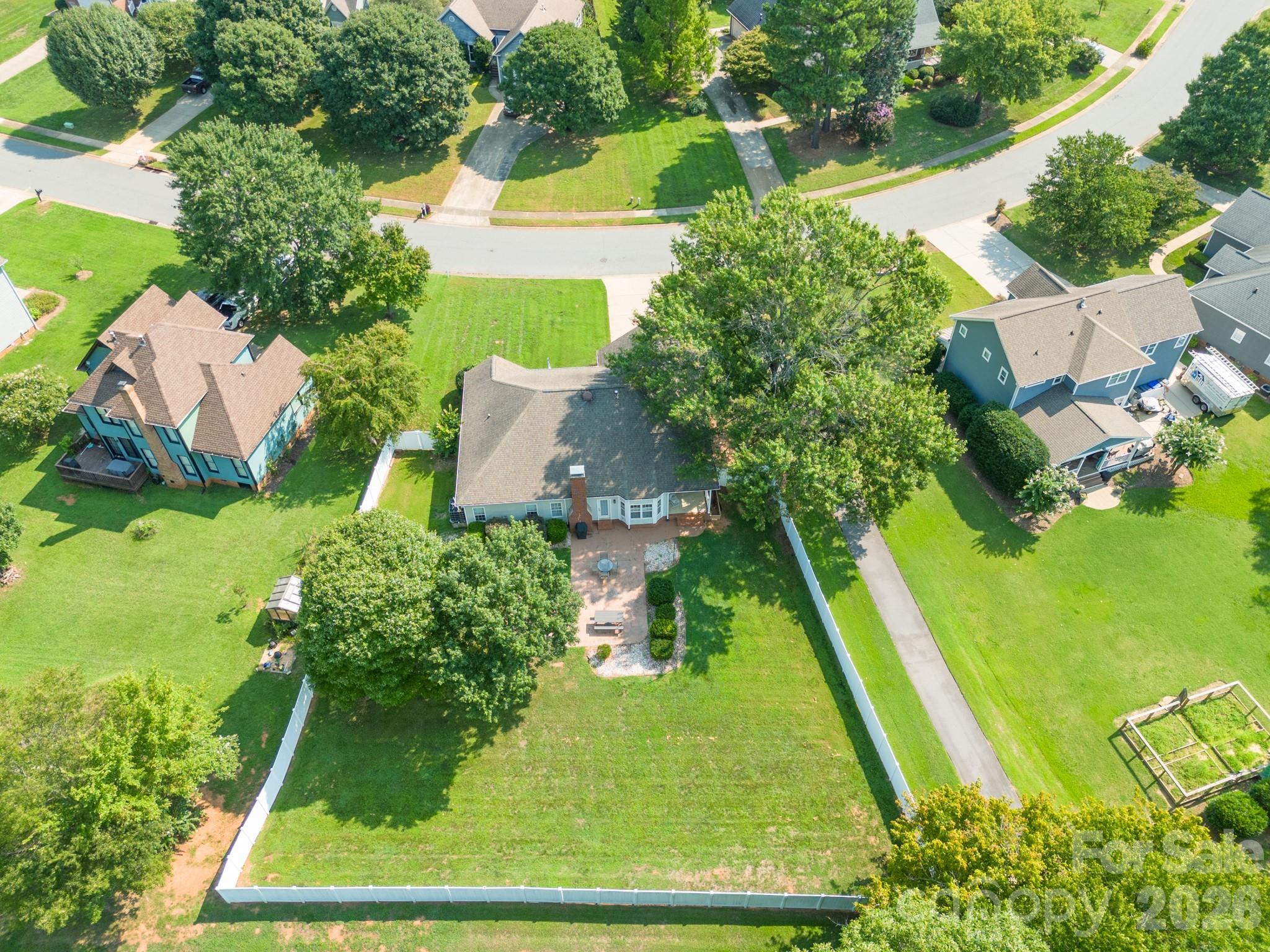 Large private backyard - 12524 Willow Grove Way, Huntersville