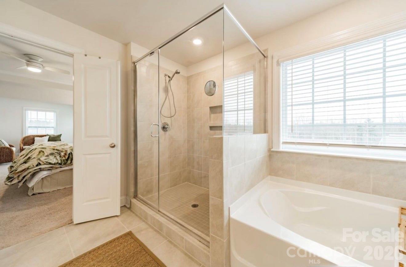 Single Family Residence at 172 Longleaf Drive, Mooresville, photo 17 of 36