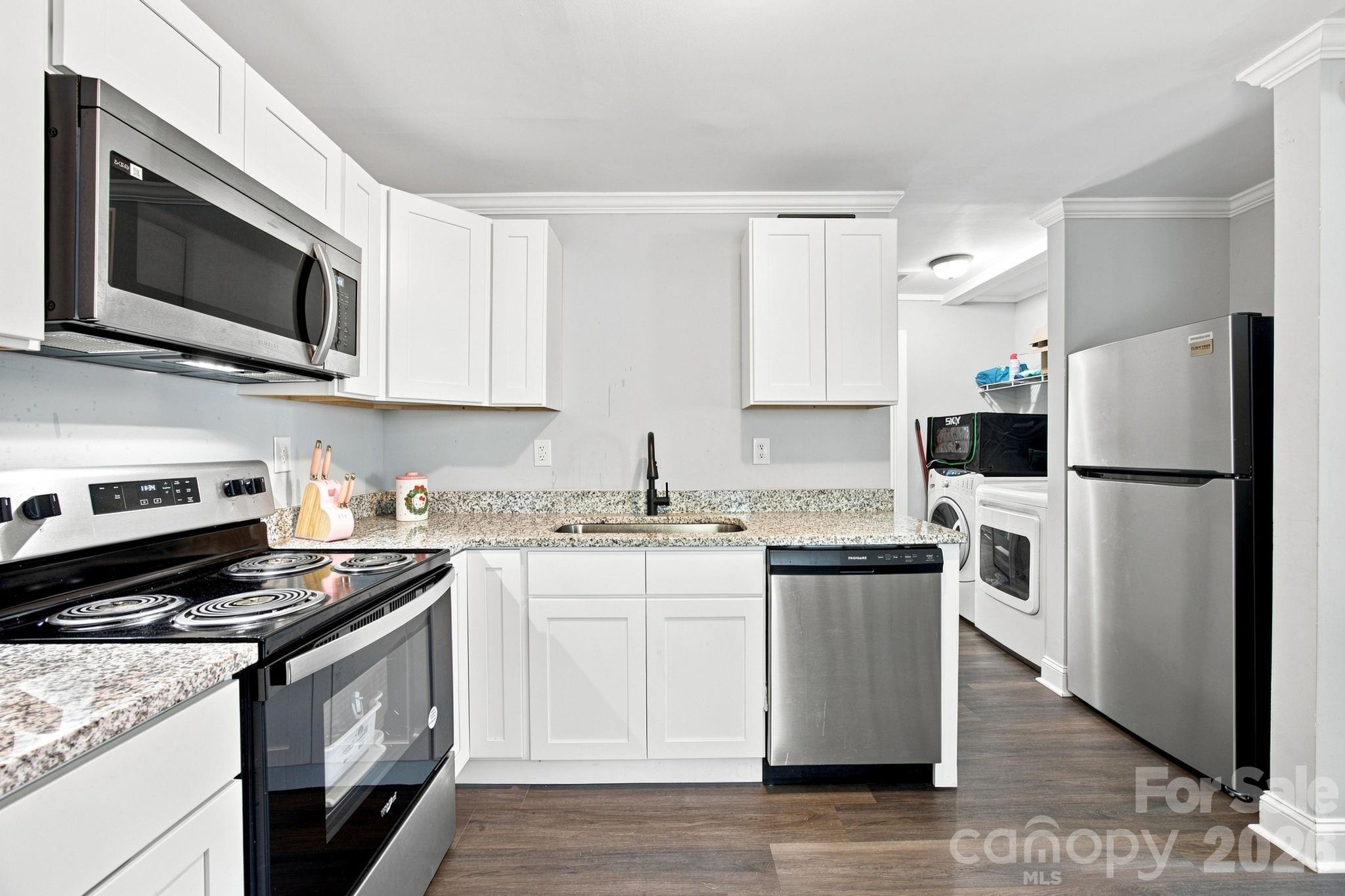 Stainless Steel Appliances - 315 Pineview Street, Kannapolis