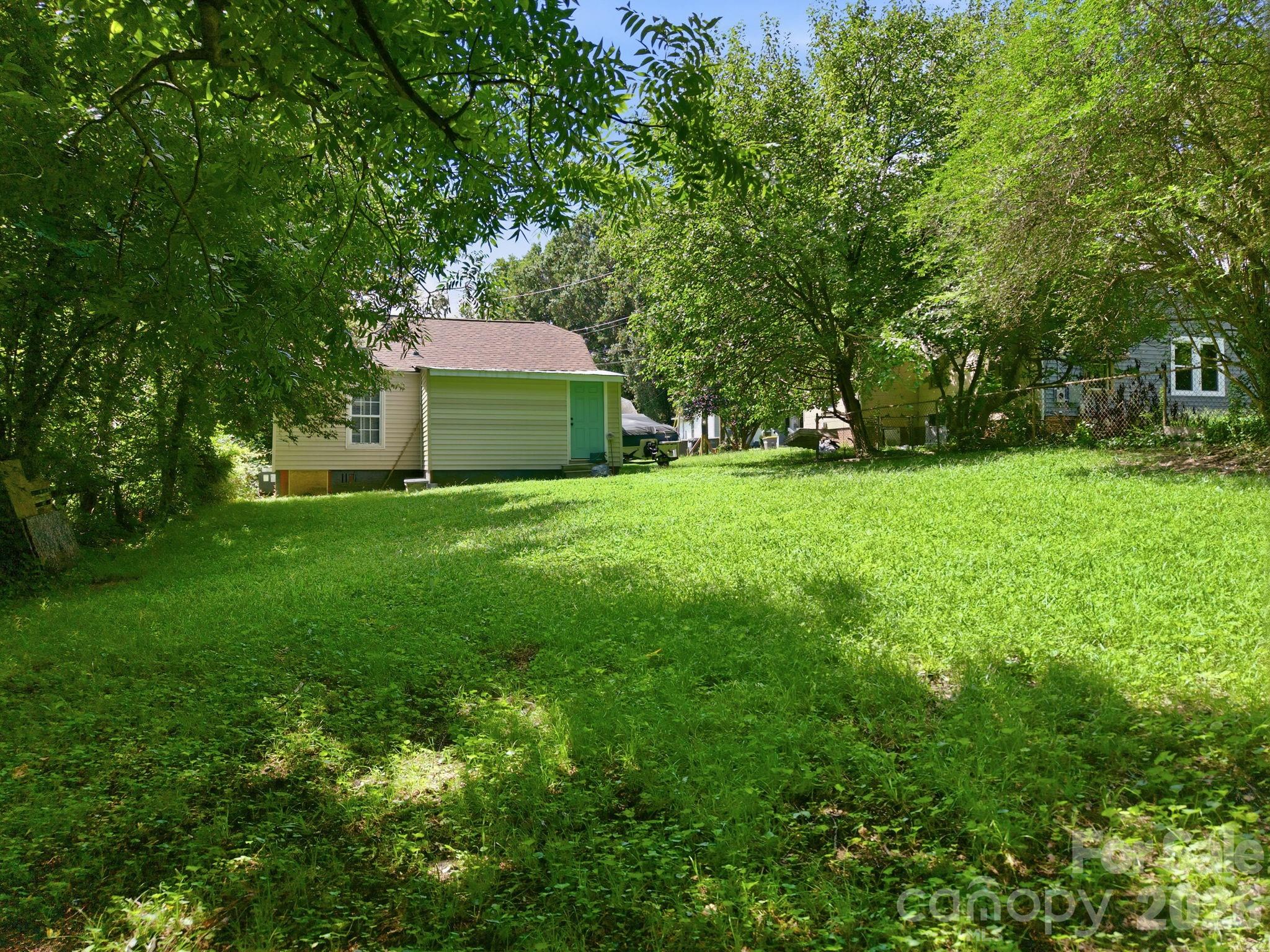 Single Family Residence at 315 Pineview Street, Kannapolis, photo 26 of 35
